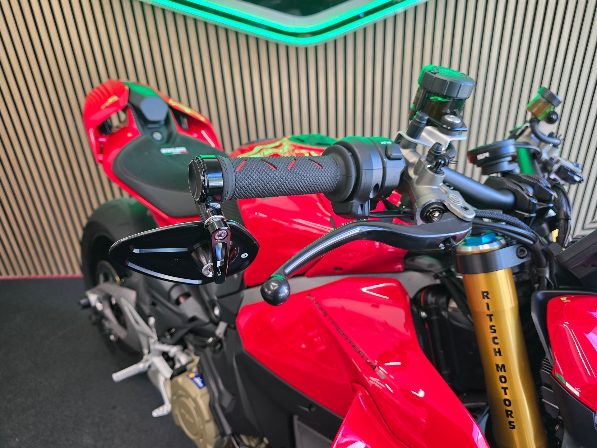 DUCATI STREETFIGHTER V4 S-image-8