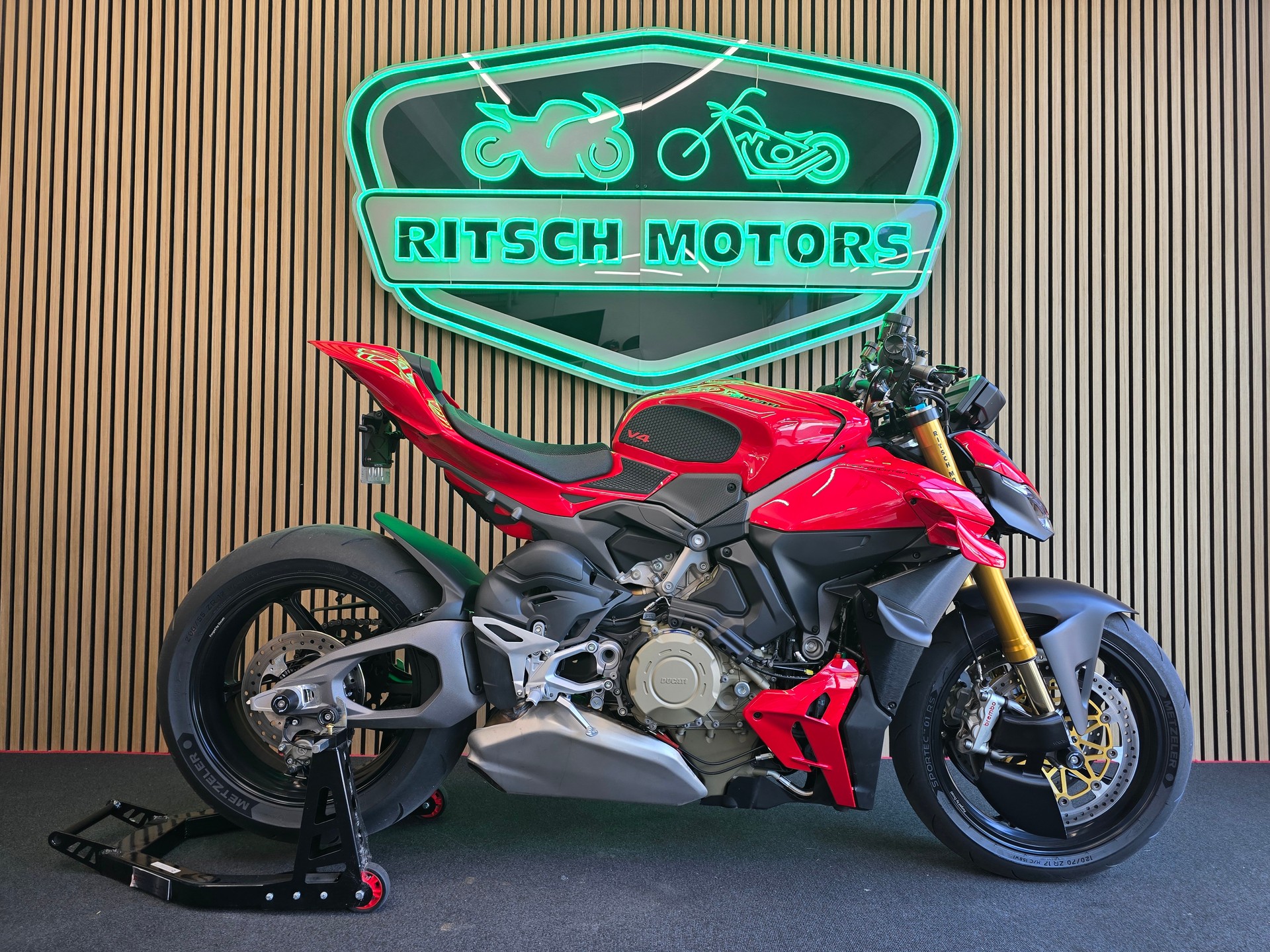 DUCATI STREETFIGHTER V4 S