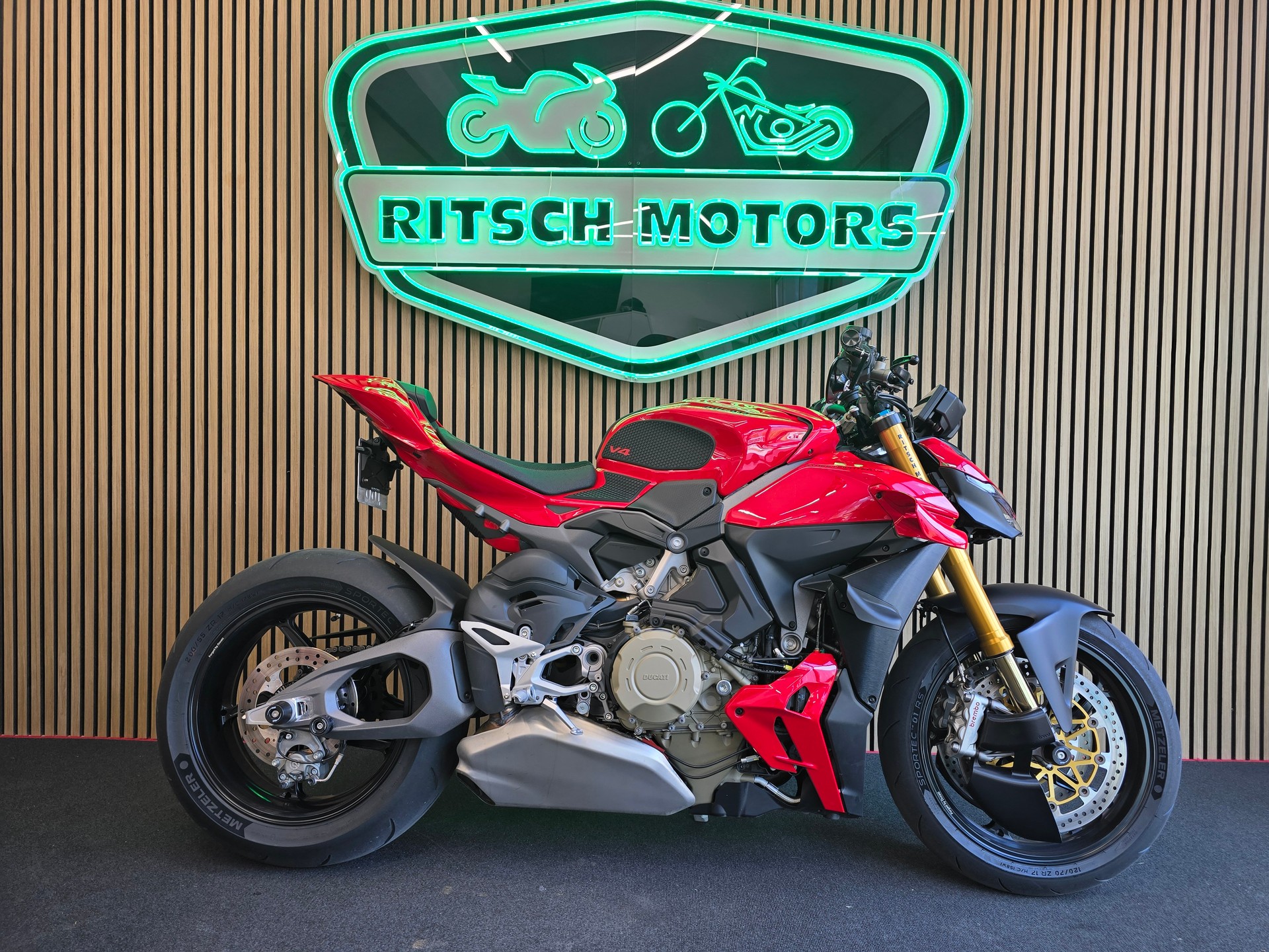 DUCATI STREETFIGHTER V4 S-image-1