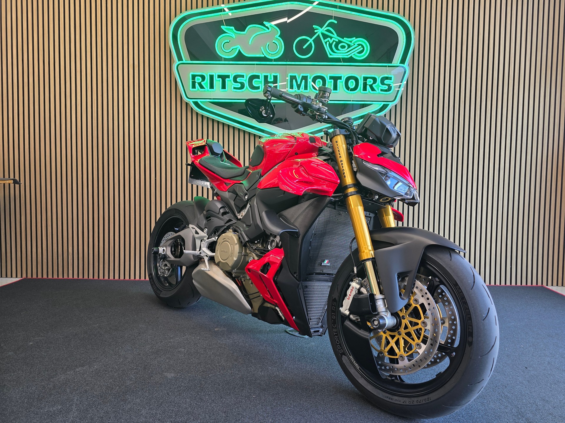 DUCATI STREETFIGHTER V4 S-image-2