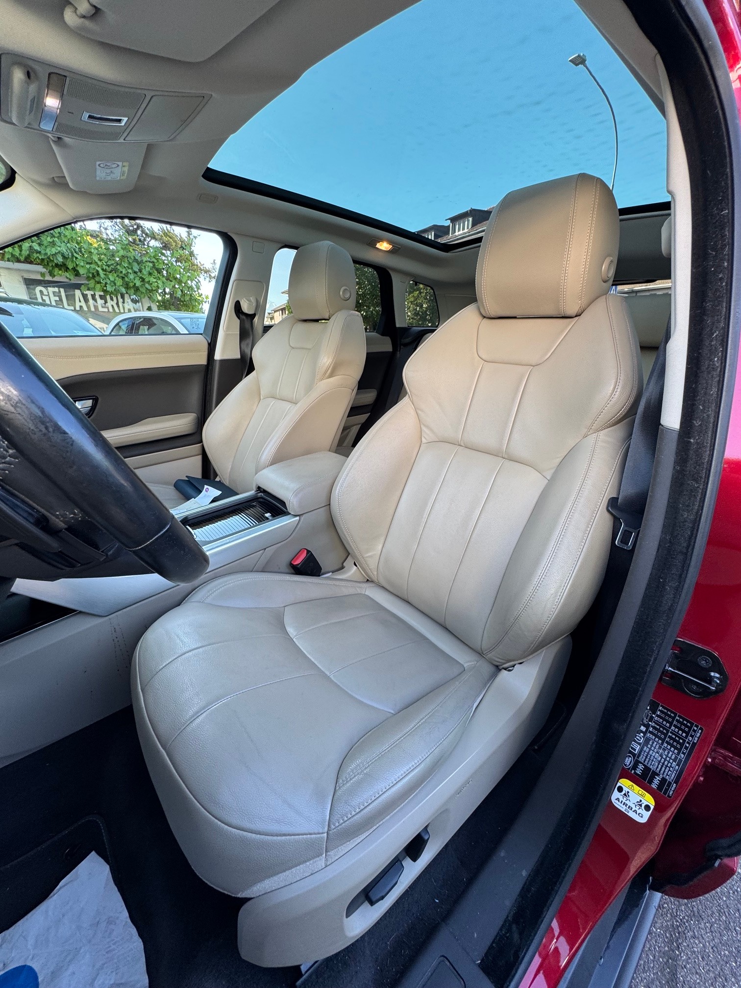 LAND ROVER Range Rover Evoque 2.0 Si4 SE Dynamic AT9-image-21