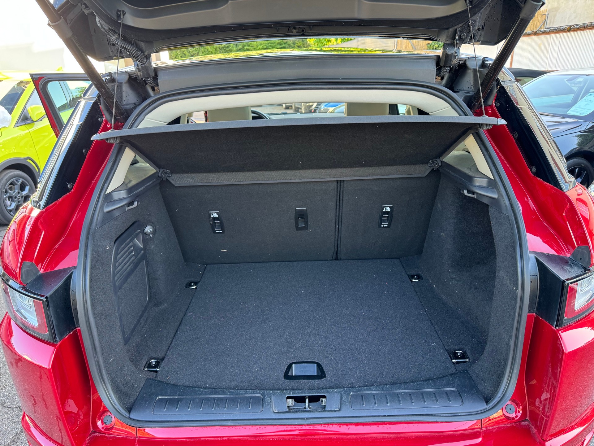 LAND ROVER Range Rover Evoque 2.0 Si4 SE Dynamic AT9-image-24
