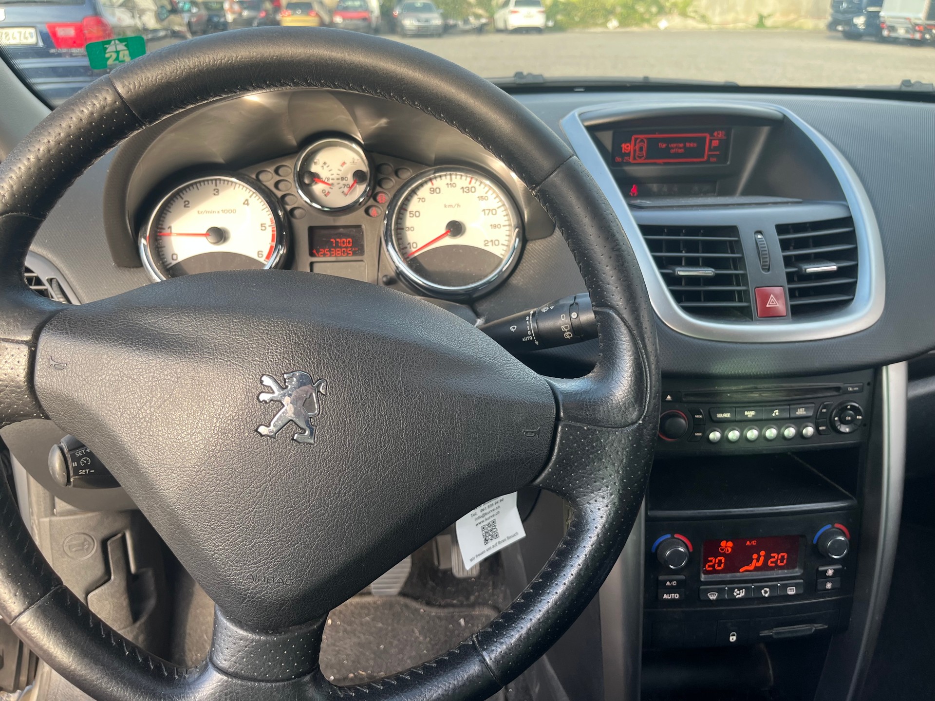 PEUGEOT 207-image-4