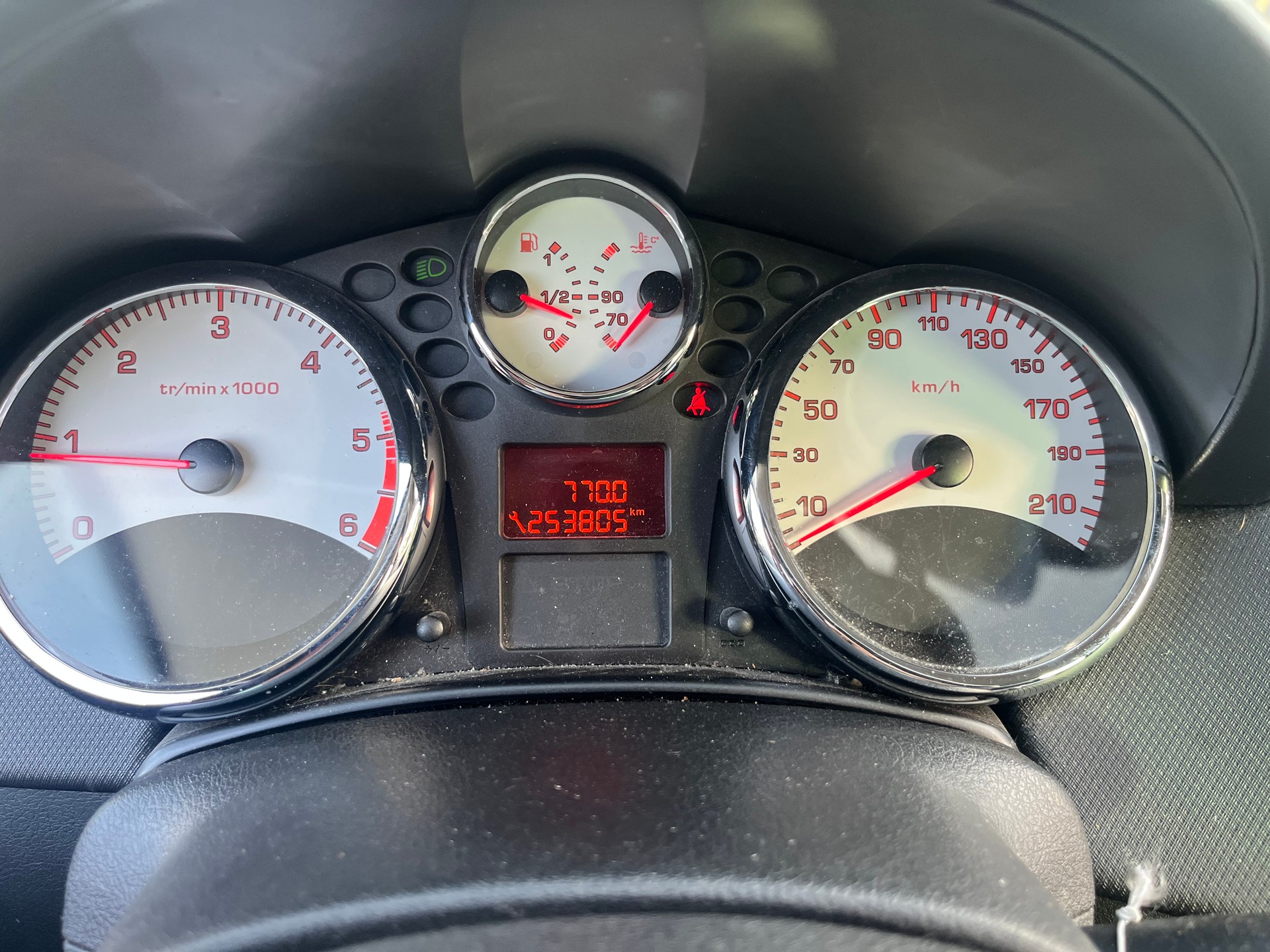 PEUGEOT 207-image-5