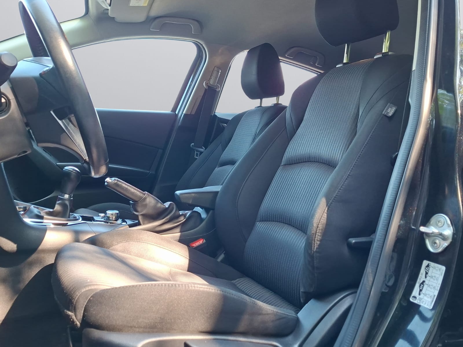 MAZDA 3 2.0 16V Ambition-image-8