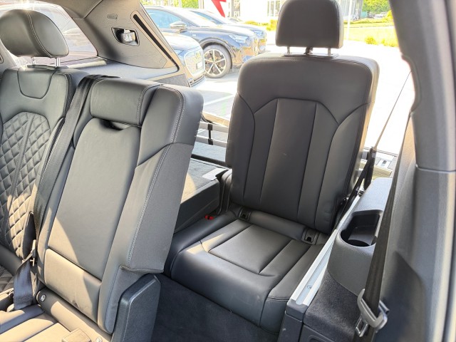 AUDI Q7 50 TDI quattro S Line tiptronic-image-21