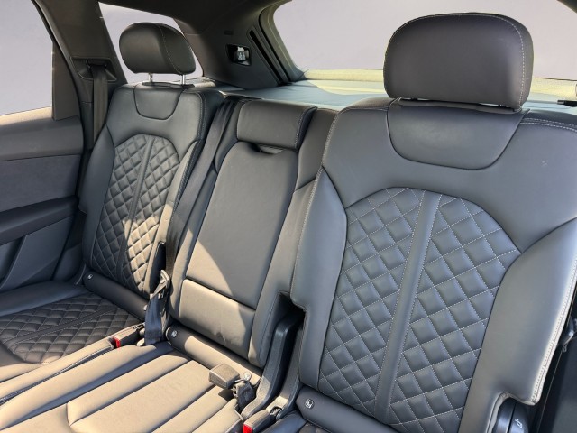 AUDI Q7 50 TDI quattro S Line tiptronic-image-15