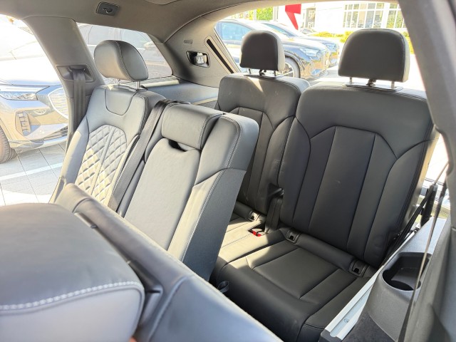 AUDI Q7 50 TDI quattro S Line tiptronic-image-22