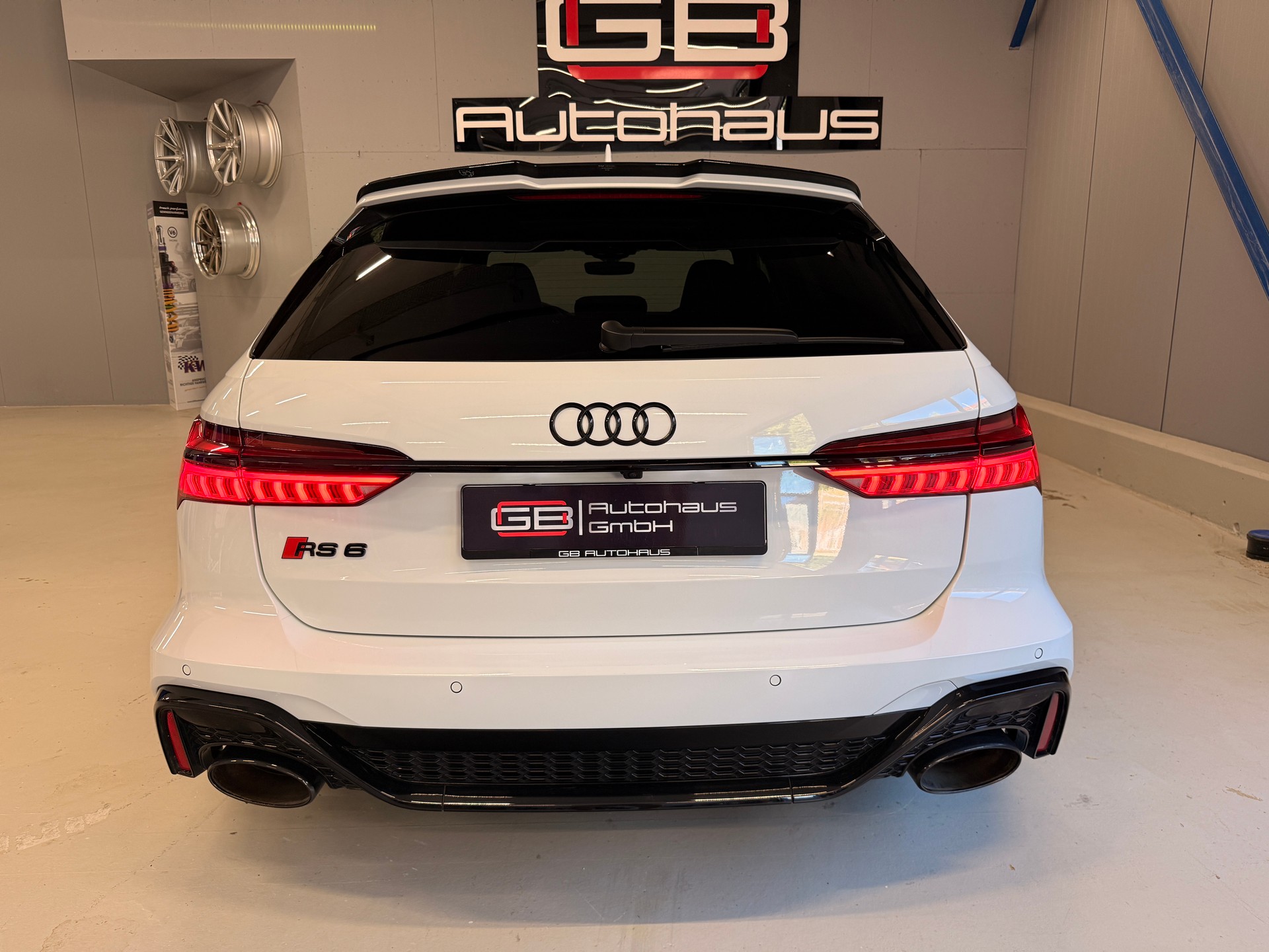AUDI RS6 Avant 4.0 TFSI V8 quattro-image-9