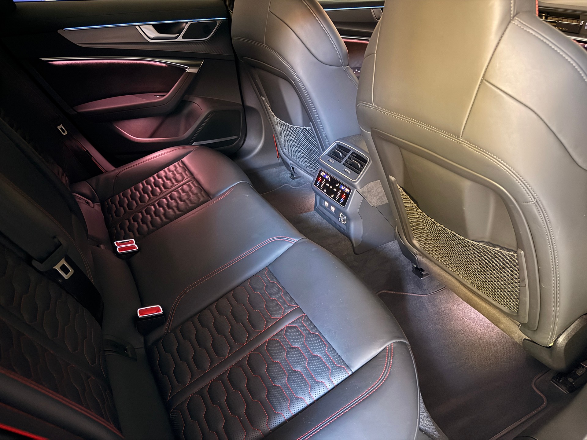 AUDI RS6 Avant 4.0 TFSI V8 quattro-image-14