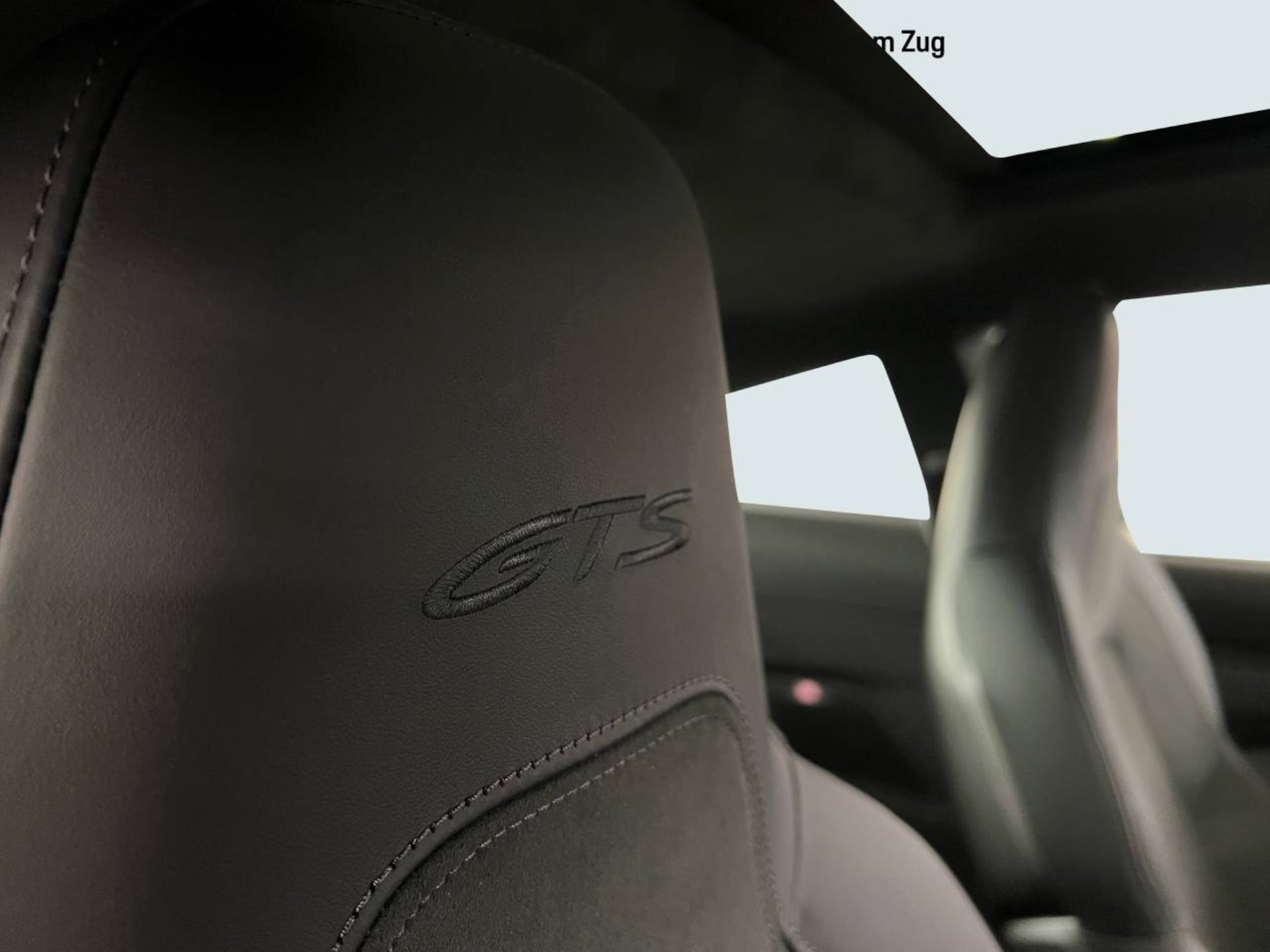 PORSCHE 911 Carrera 4 GTS-image-20
