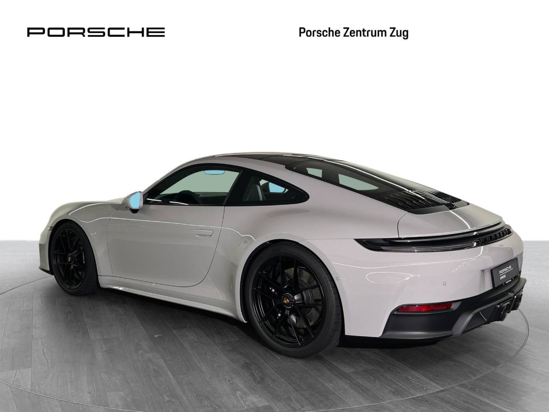 PORSCHE 911 Carrera 4 GTS-image-2