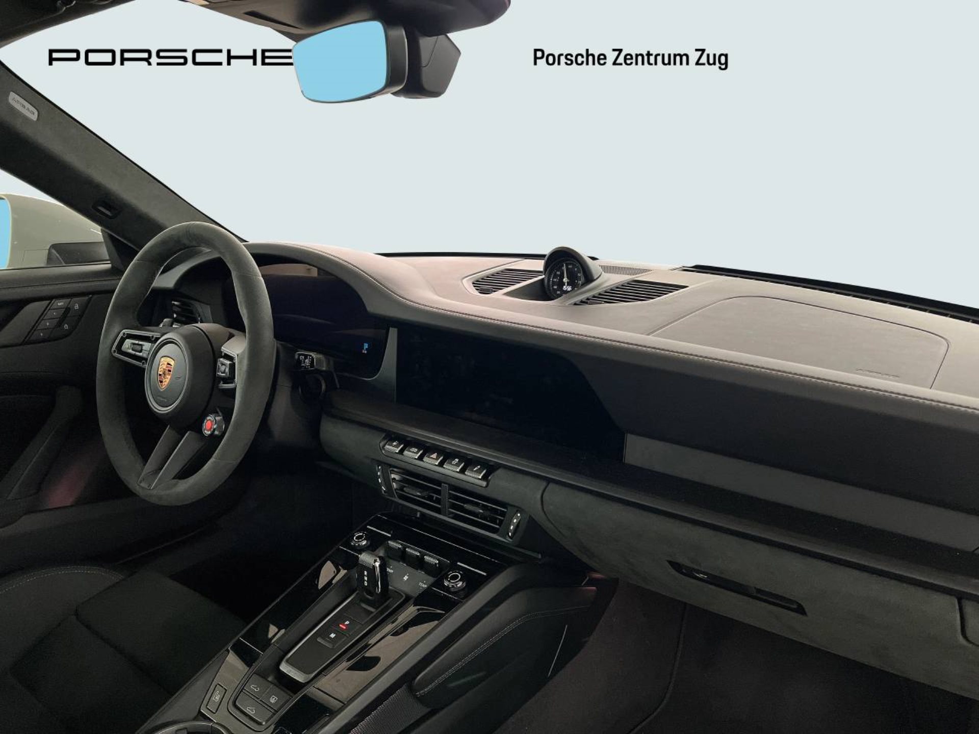 PORSCHE 911 Carrera 4 GTS-image-18