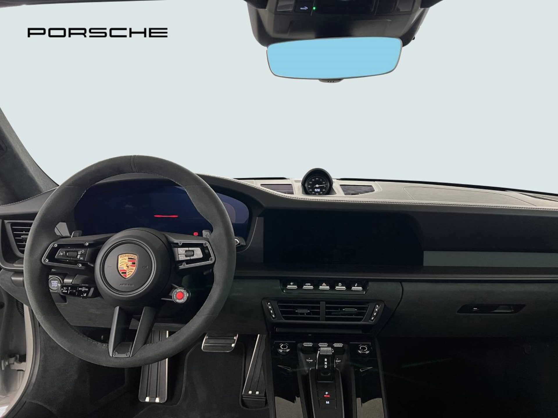 PORSCHE 911 Carrera 4 GTS-image-17