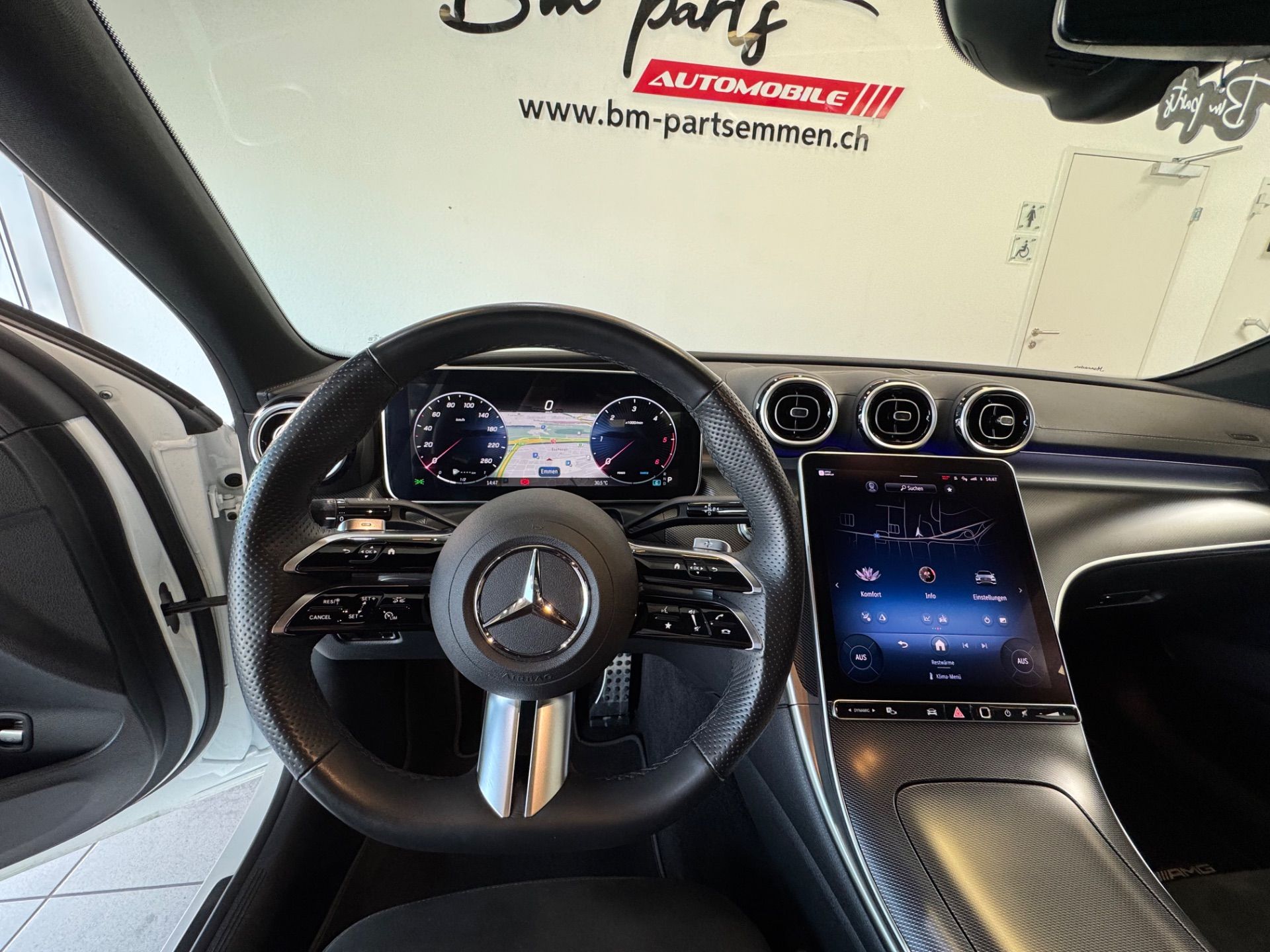 MERCEDES-BENZ C 300 d 4Matic AMG Line-image-10