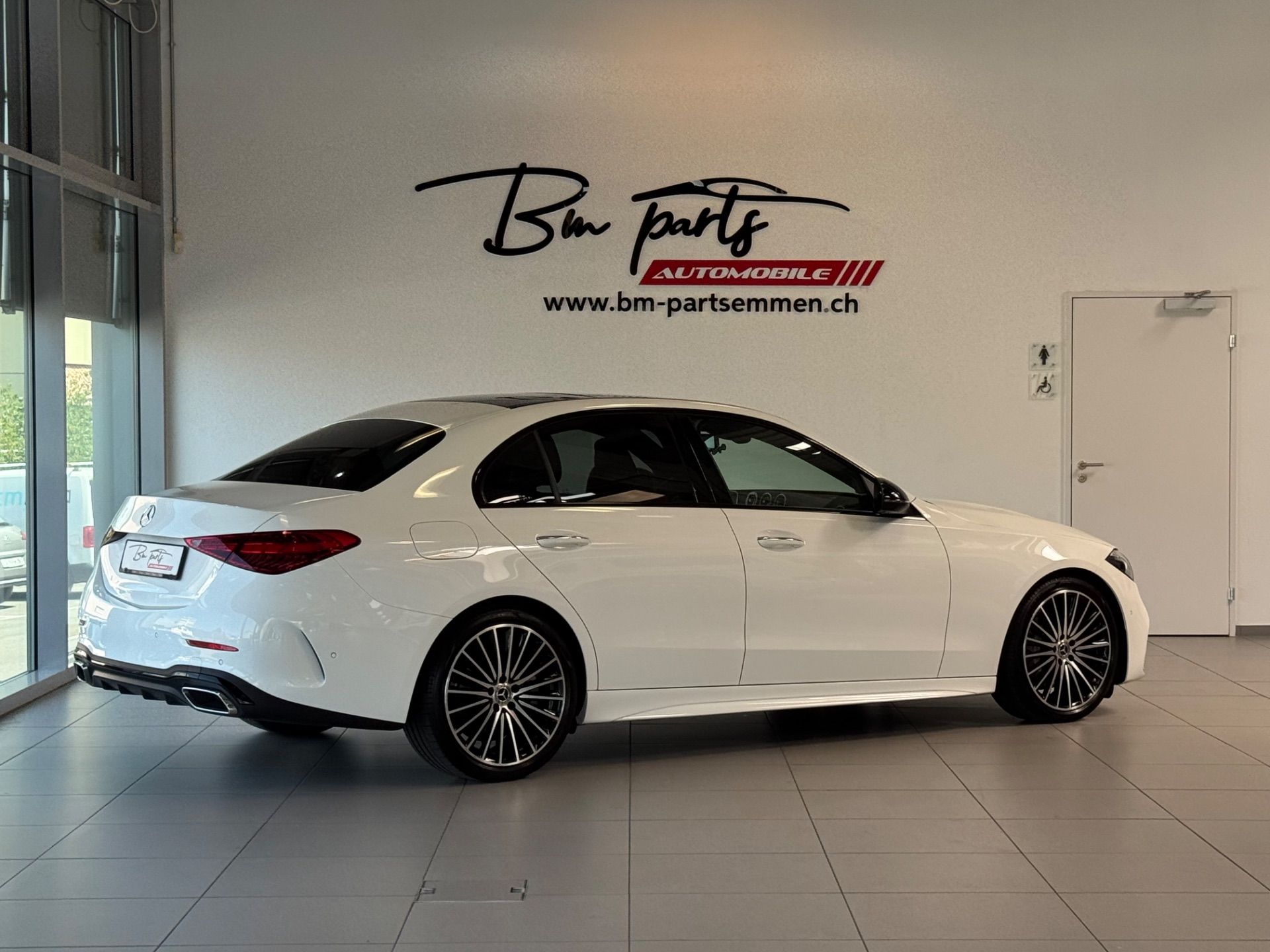 MERCEDES-BENZ C 300 d 4Matic AMG Line-image-5