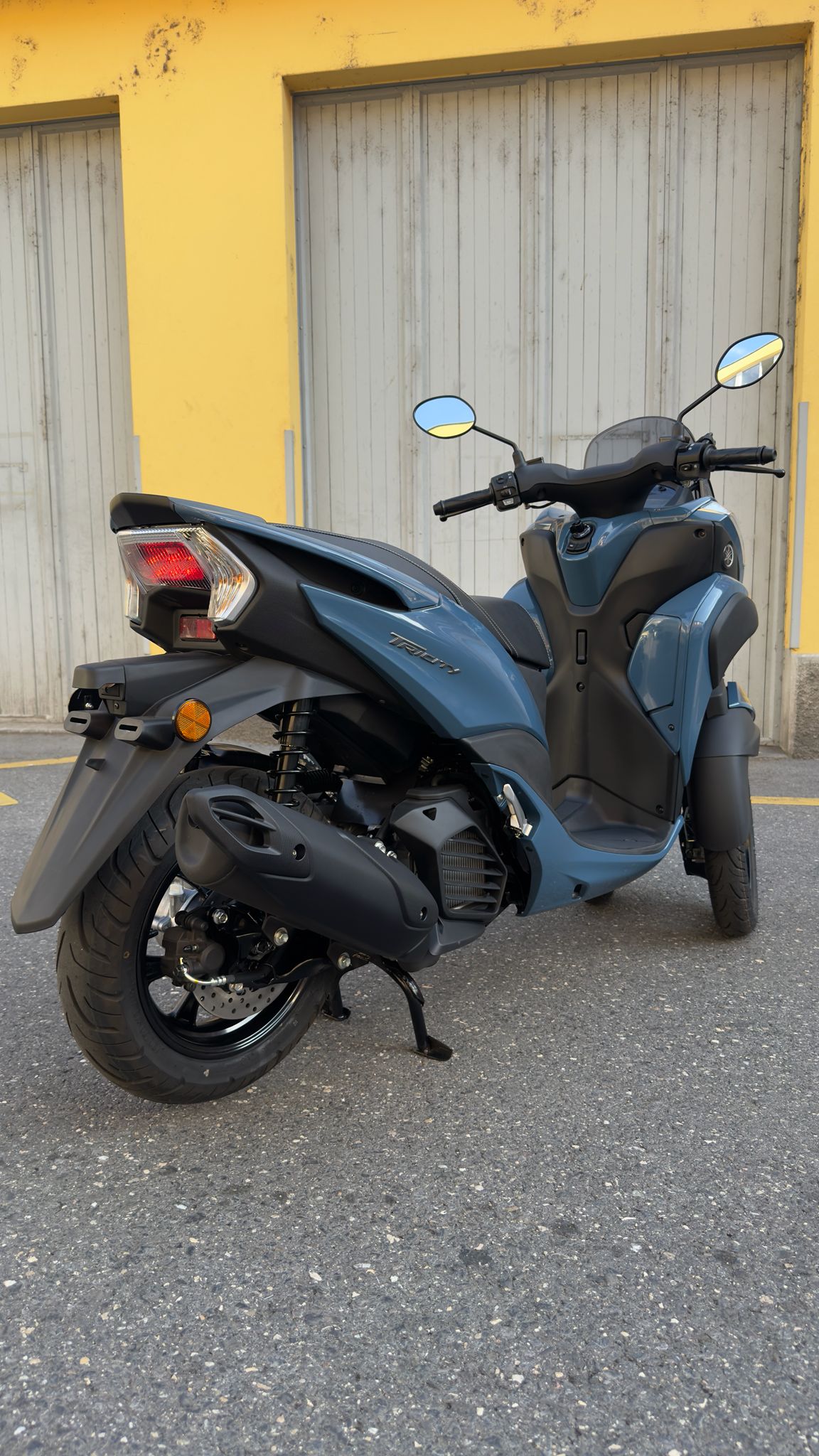 YAMAHA Tricity MW 125-showroom-element-3