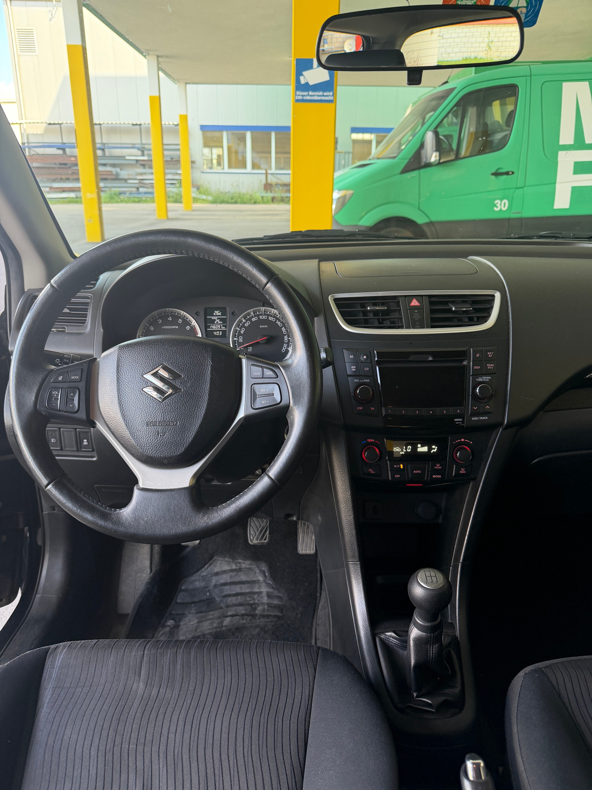SUZUKI Swift 1.2i 16V GL 4x4-image-9