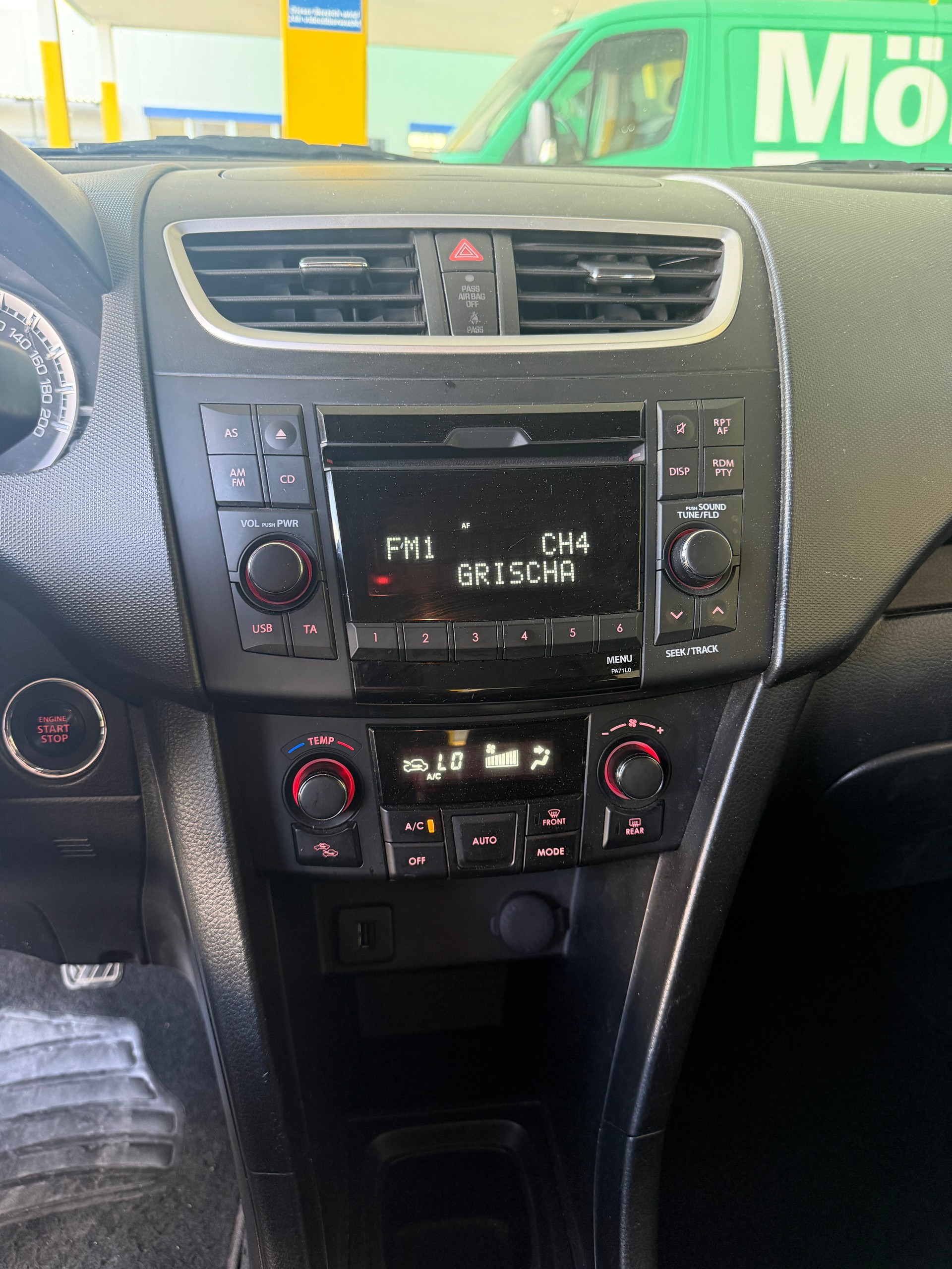 SUZUKI Swift 1.2i 16V GL 4x4-image-10
