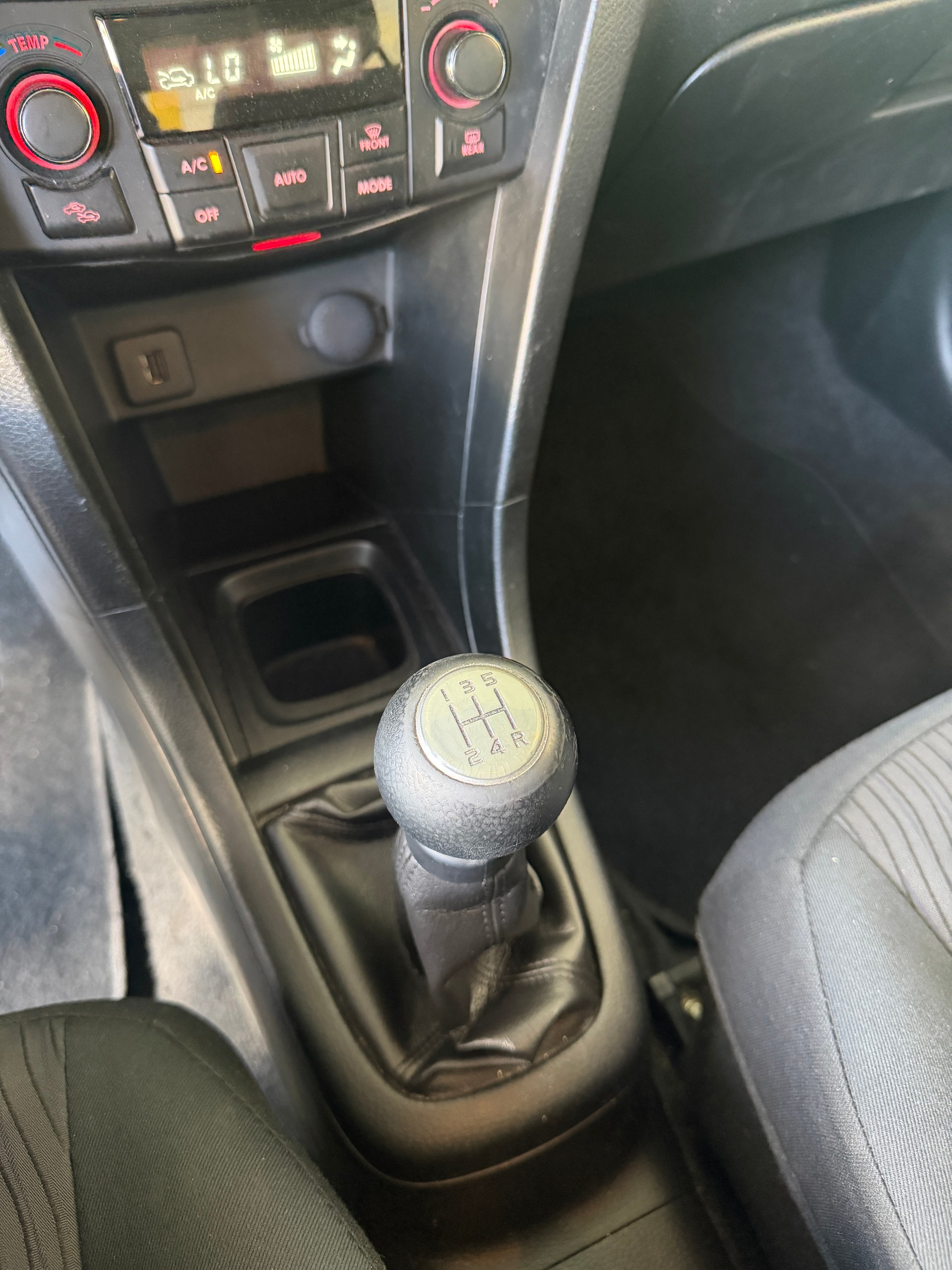 SUZUKI Swift 1.2i 16V GL 4x4-image-12
