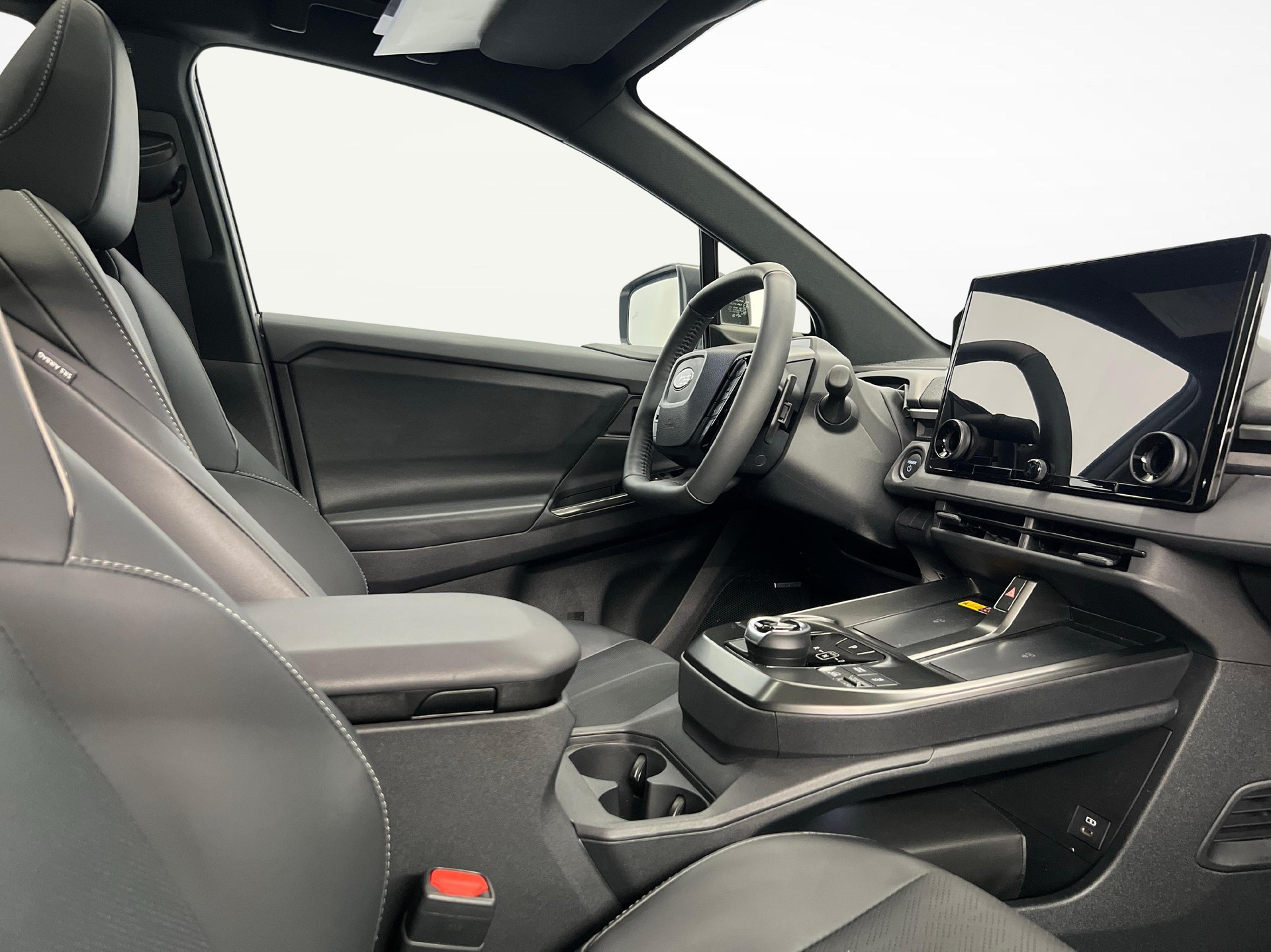 SUBARU Solterra eV Luxury AWD-image-9