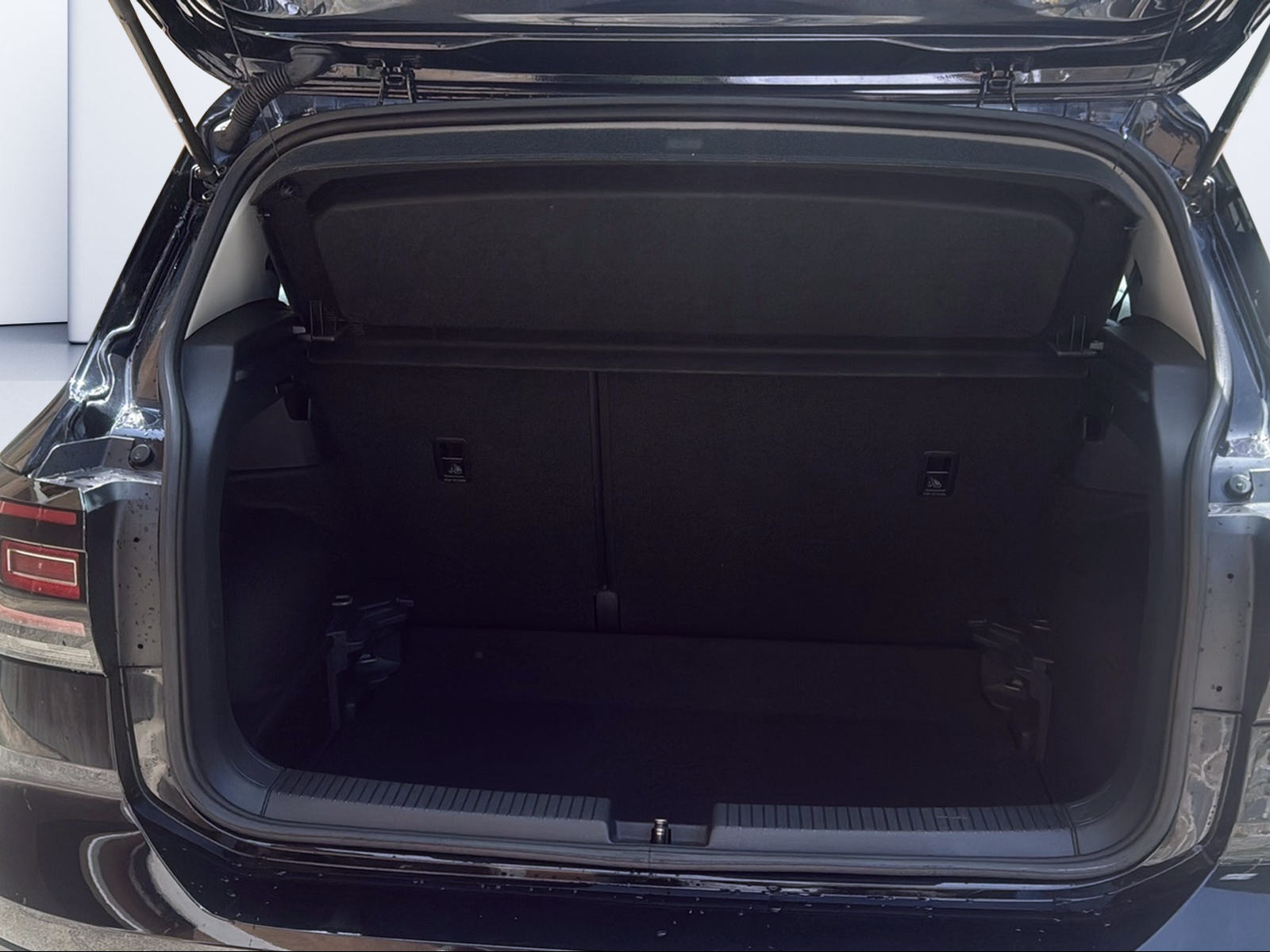 VW T-Cross 1.0 TSI Life-image-8