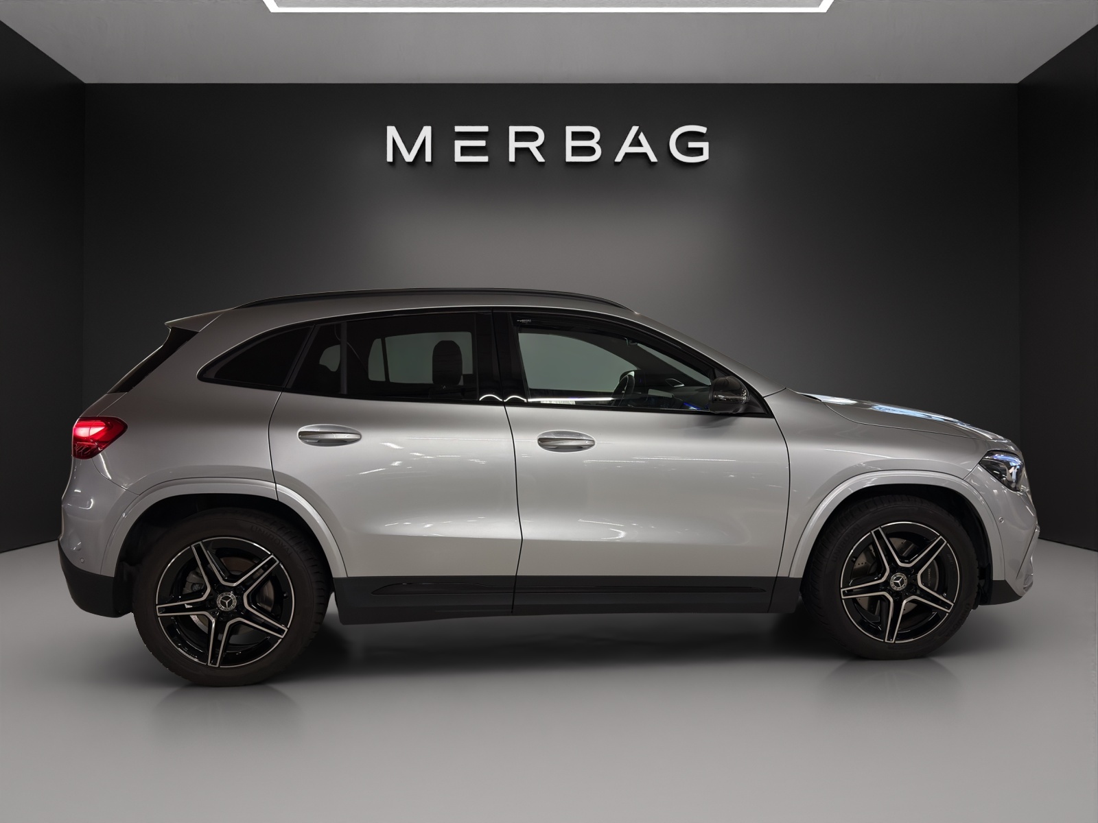 MERCEDES-BENZ GLA 220d 4Matic 8G-DCTSwiss Star-image-4