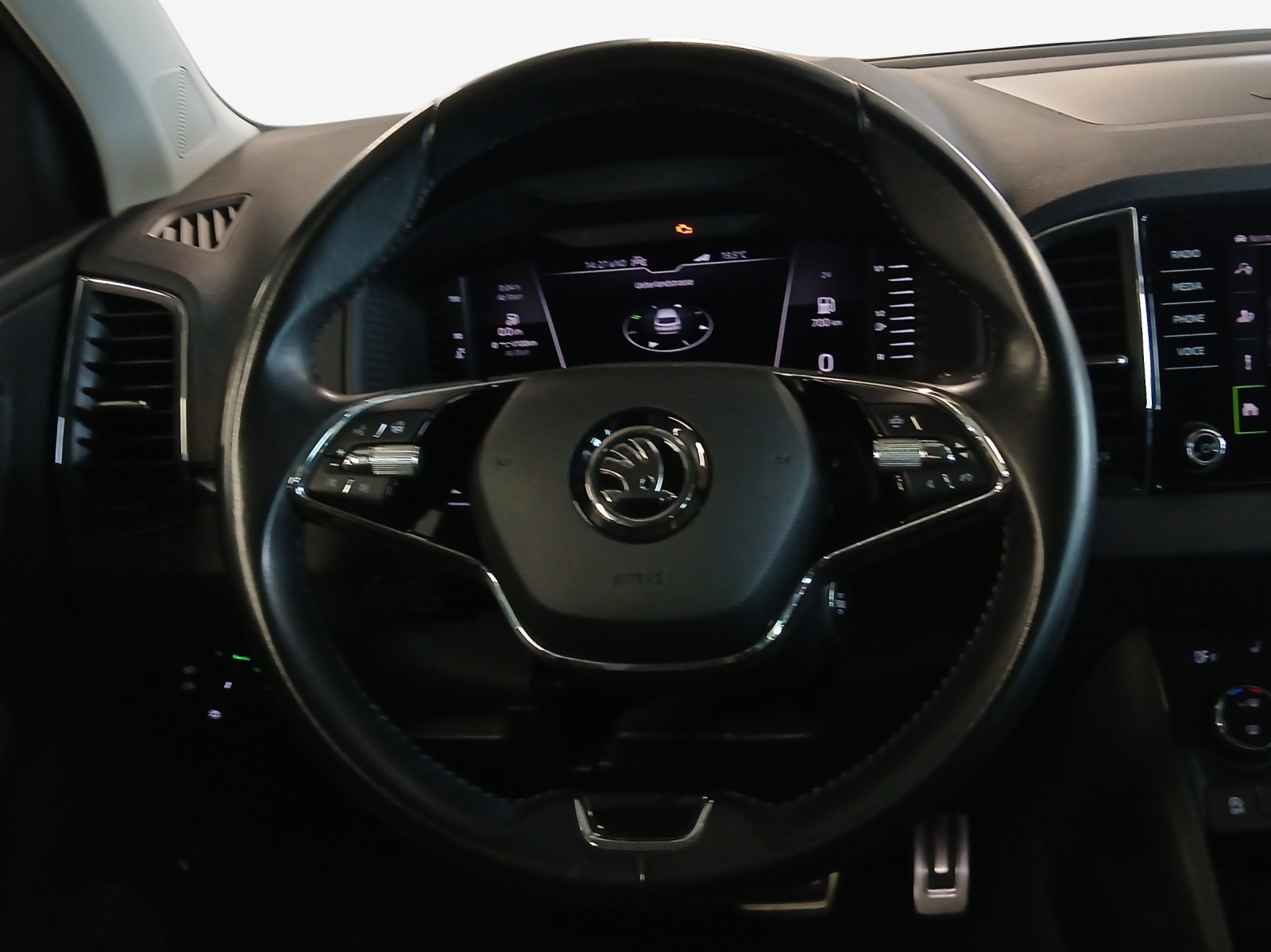 SKODA Karoq 1.5 TSI ACT Drive DSG-image-9