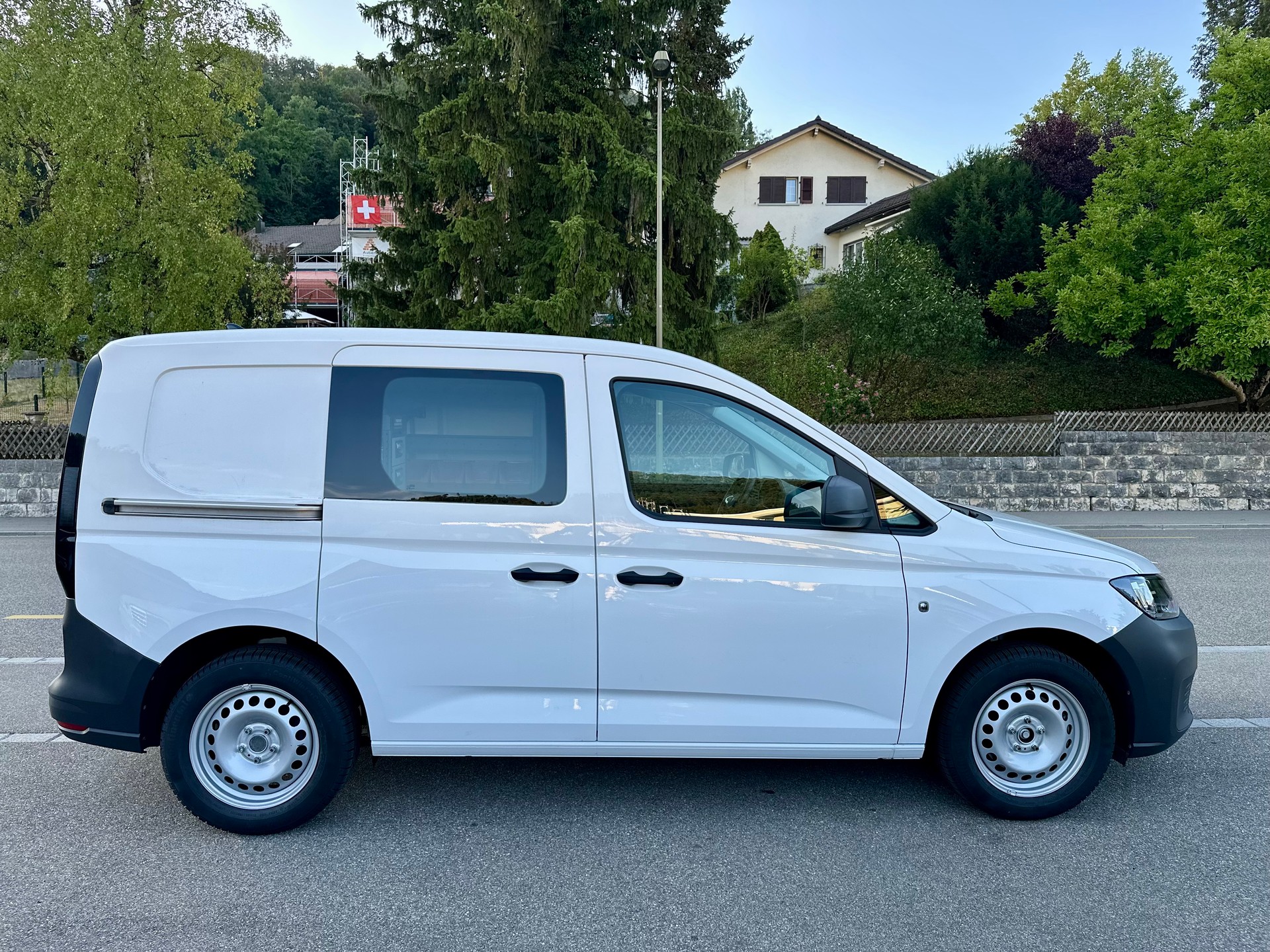 VW Caddy Cargo 1.5 TSI Entry-image-4