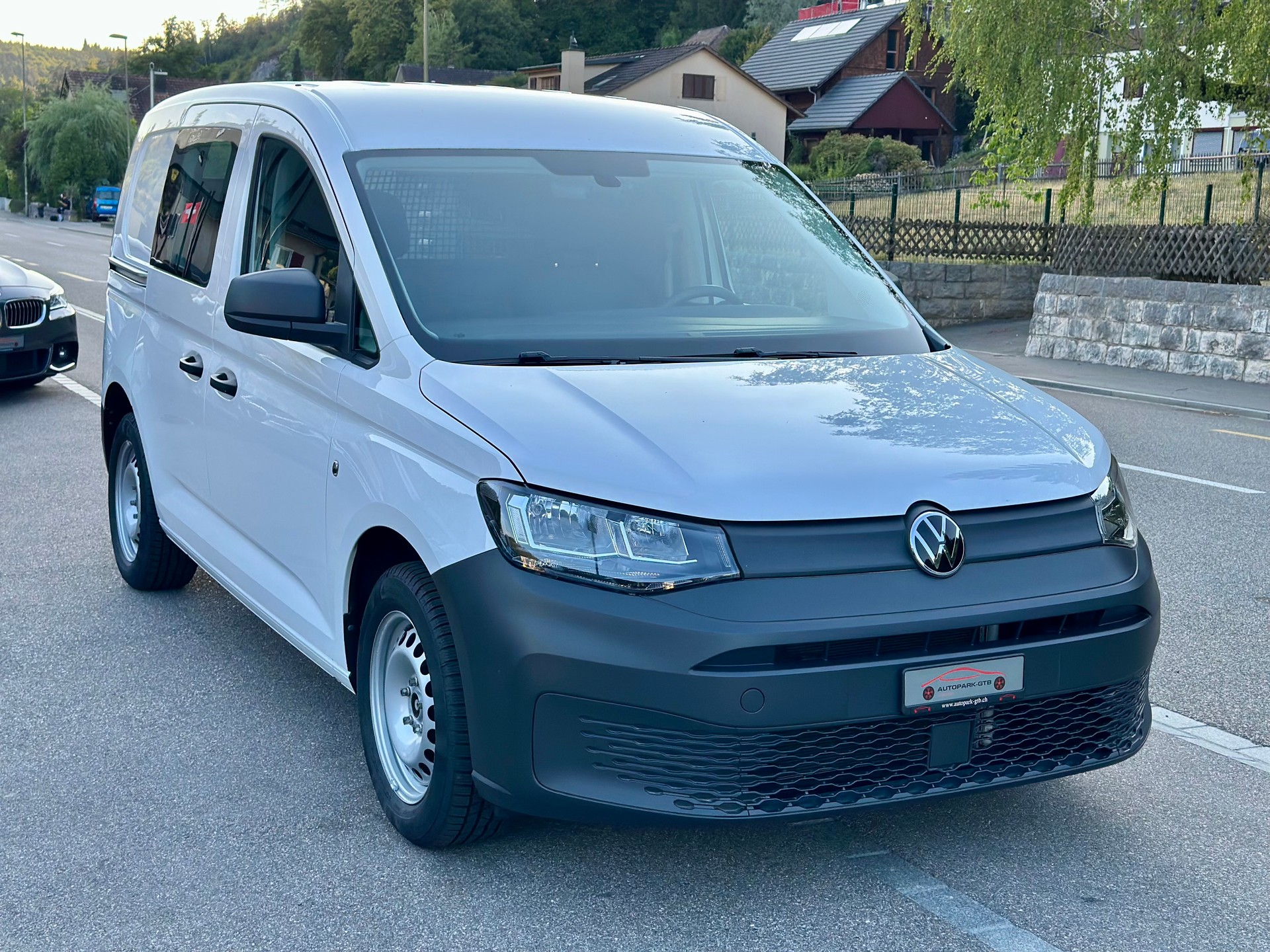 VW Caddy Cargo 1.5 TSI Entry-image-1