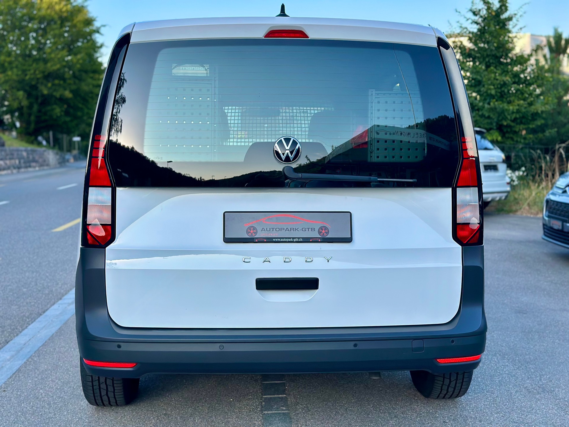 VW Caddy Cargo 1.5 TSI Entry-image-8