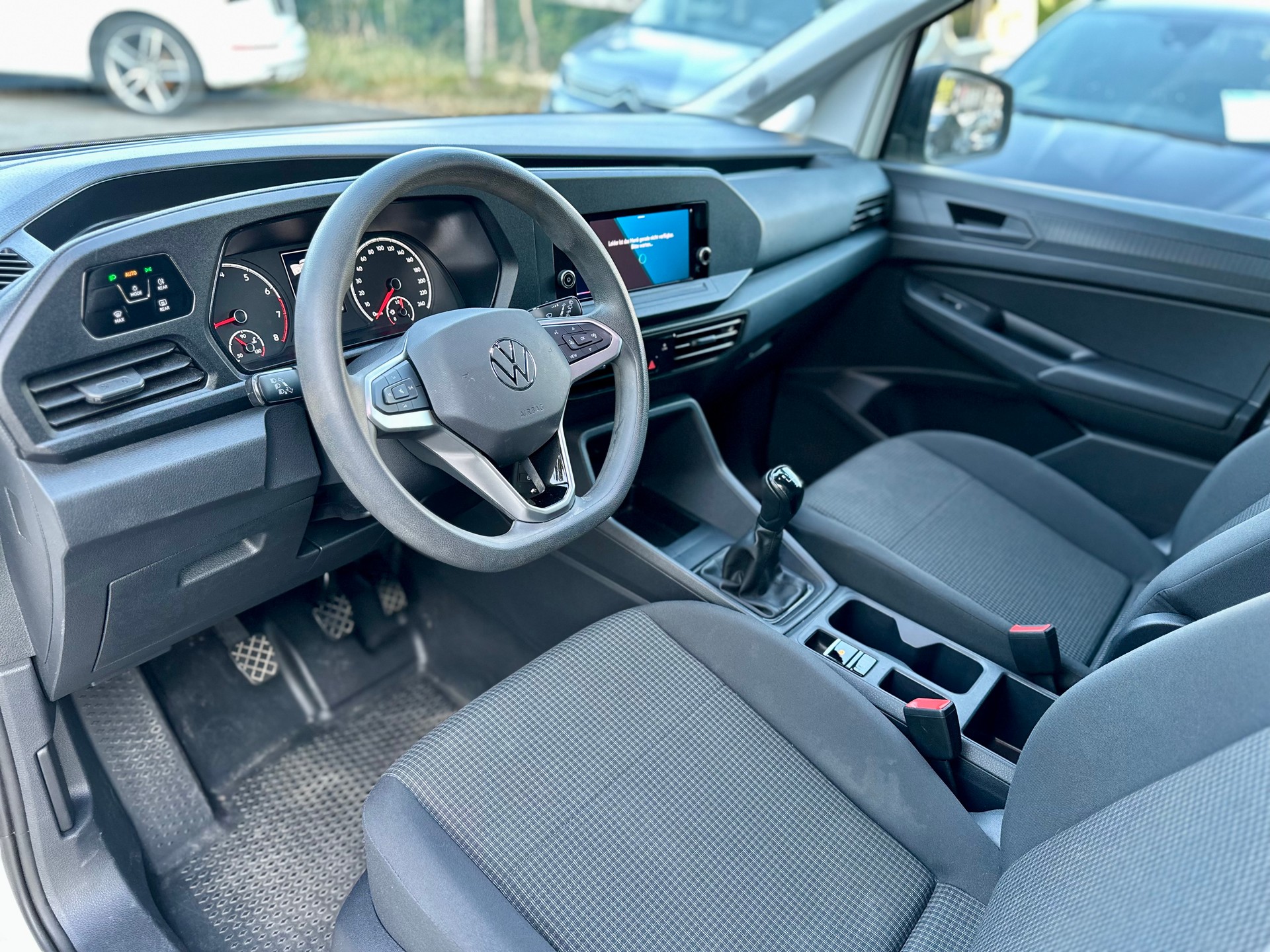 VW Caddy Cargo 1.5 TSI Entry-image-11
