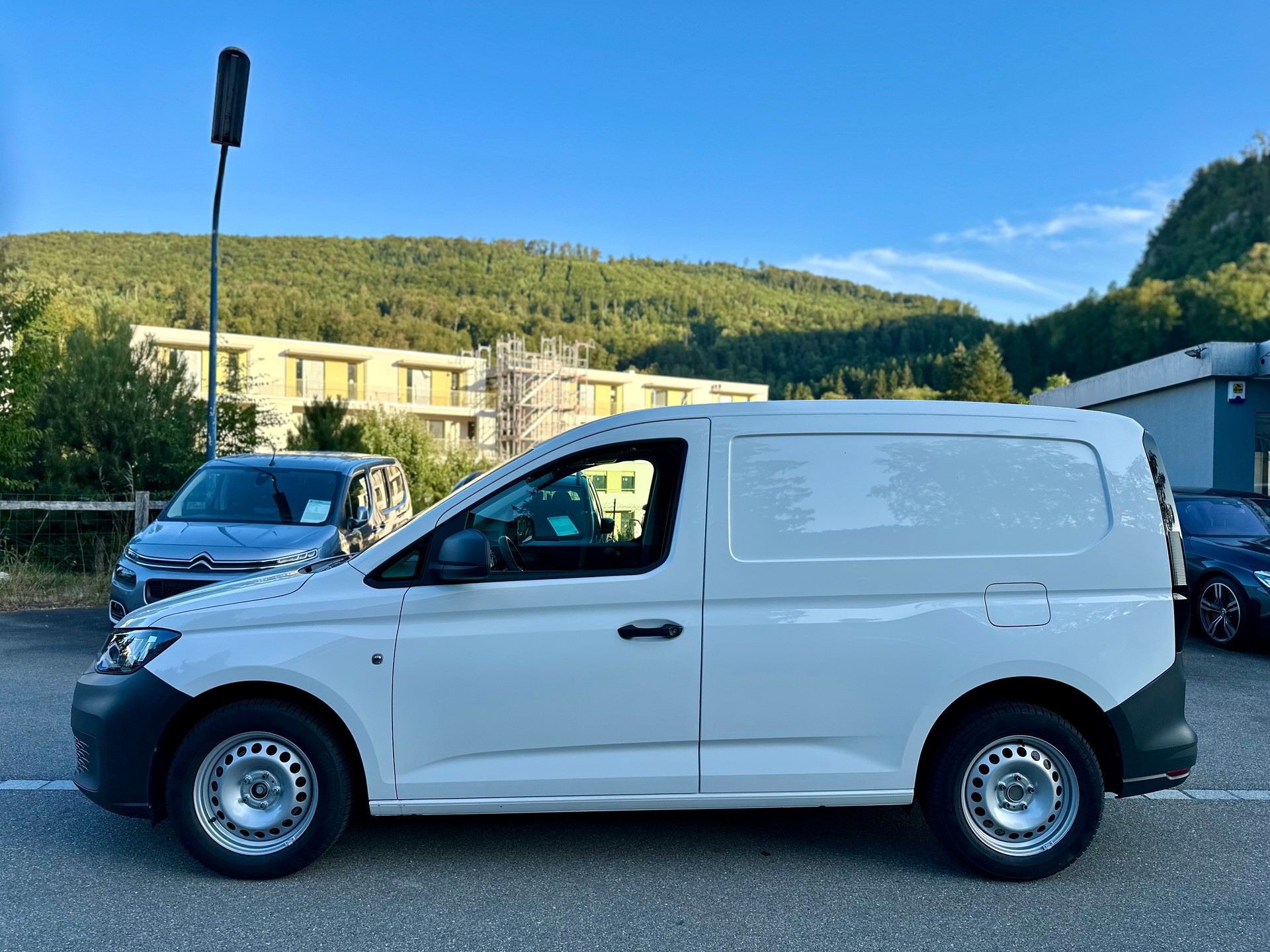 VW Caddy Cargo 1.5 TSI Entry-image-3