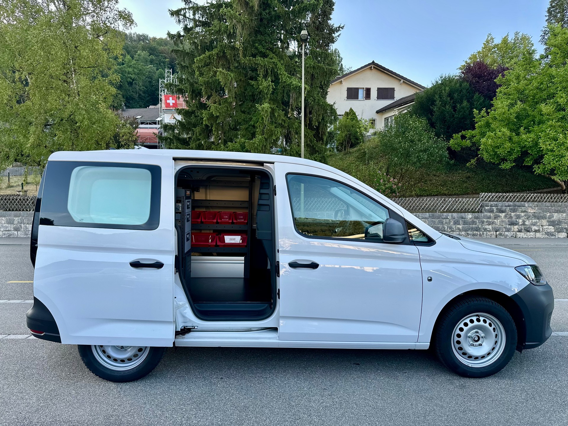 VW Caddy Cargo 1.5 TSI Entry-image-5