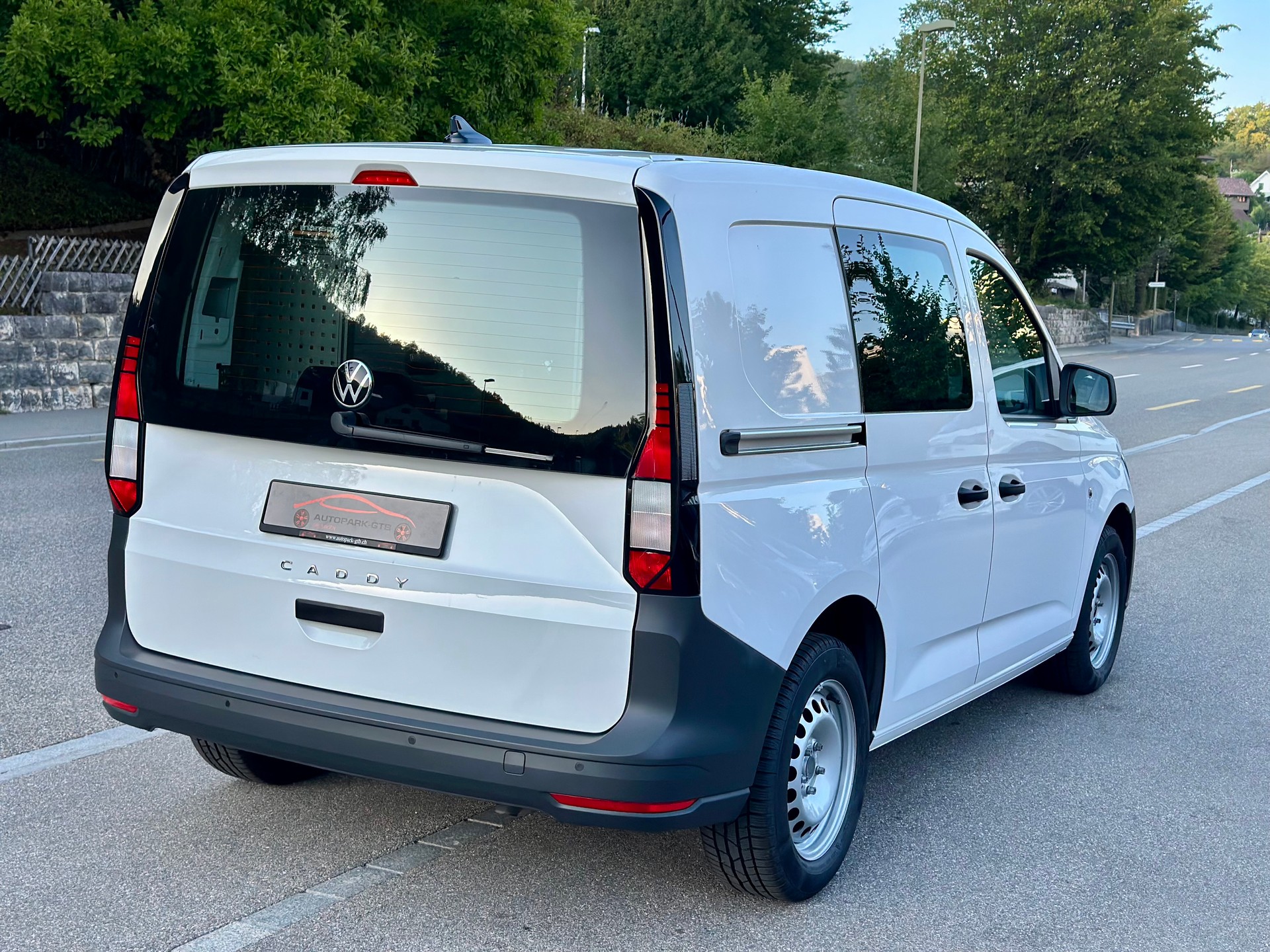 VW Caddy Cargo 1.5 TSI Entry-image-7
