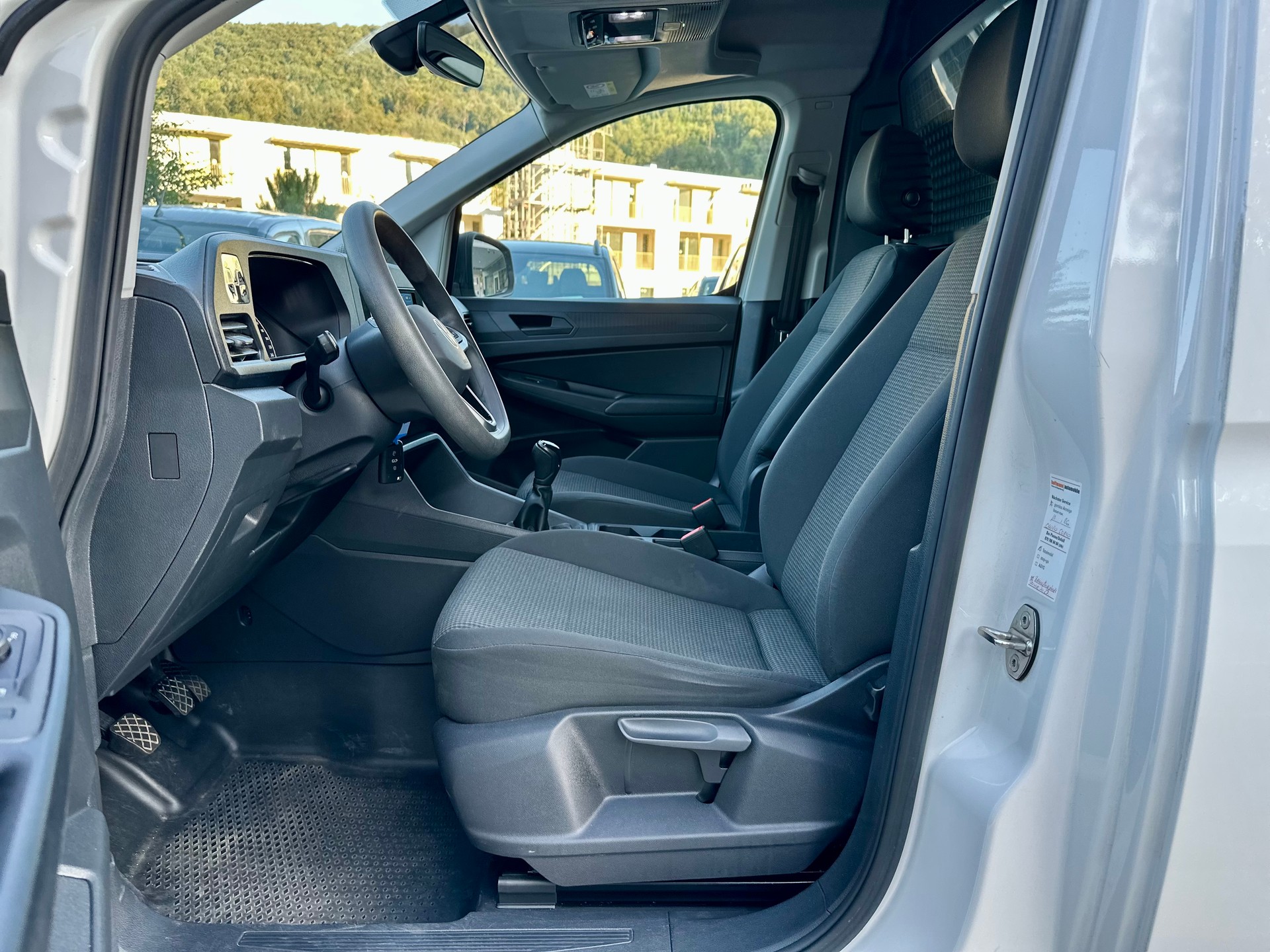 VW Caddy Cargo 1.5 TSI Entry-image-12