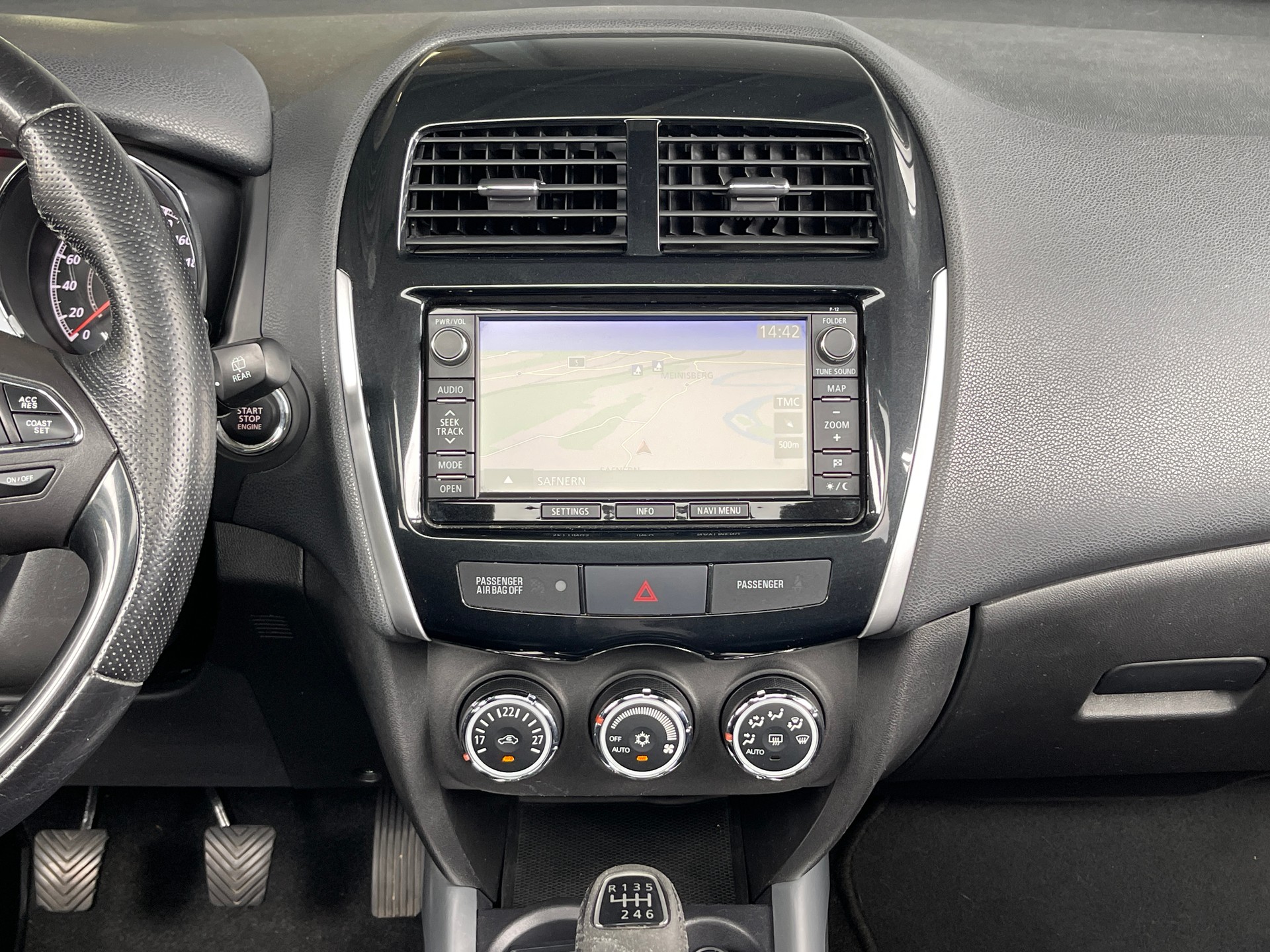 PEUGEOT 4008 1.6 HDi Allure 4WD-image-9