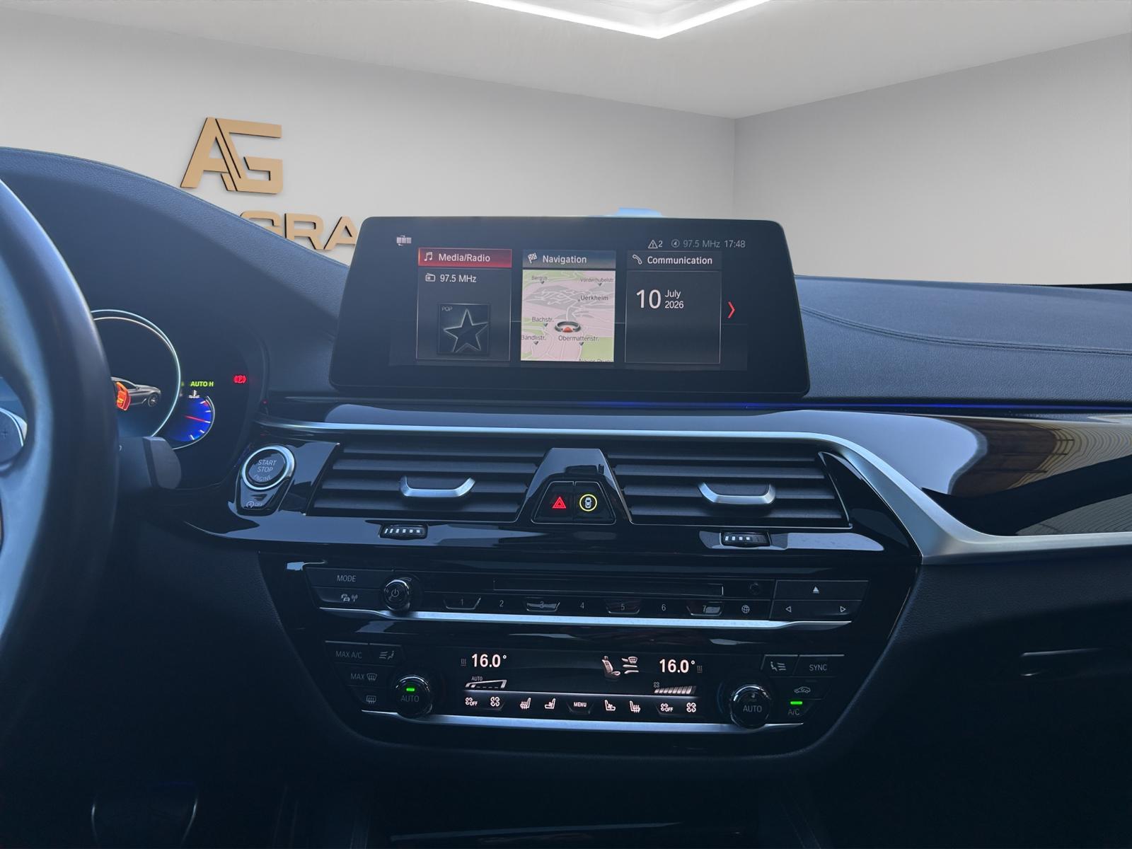 BMW M550i xDrive Steptronic-image-19