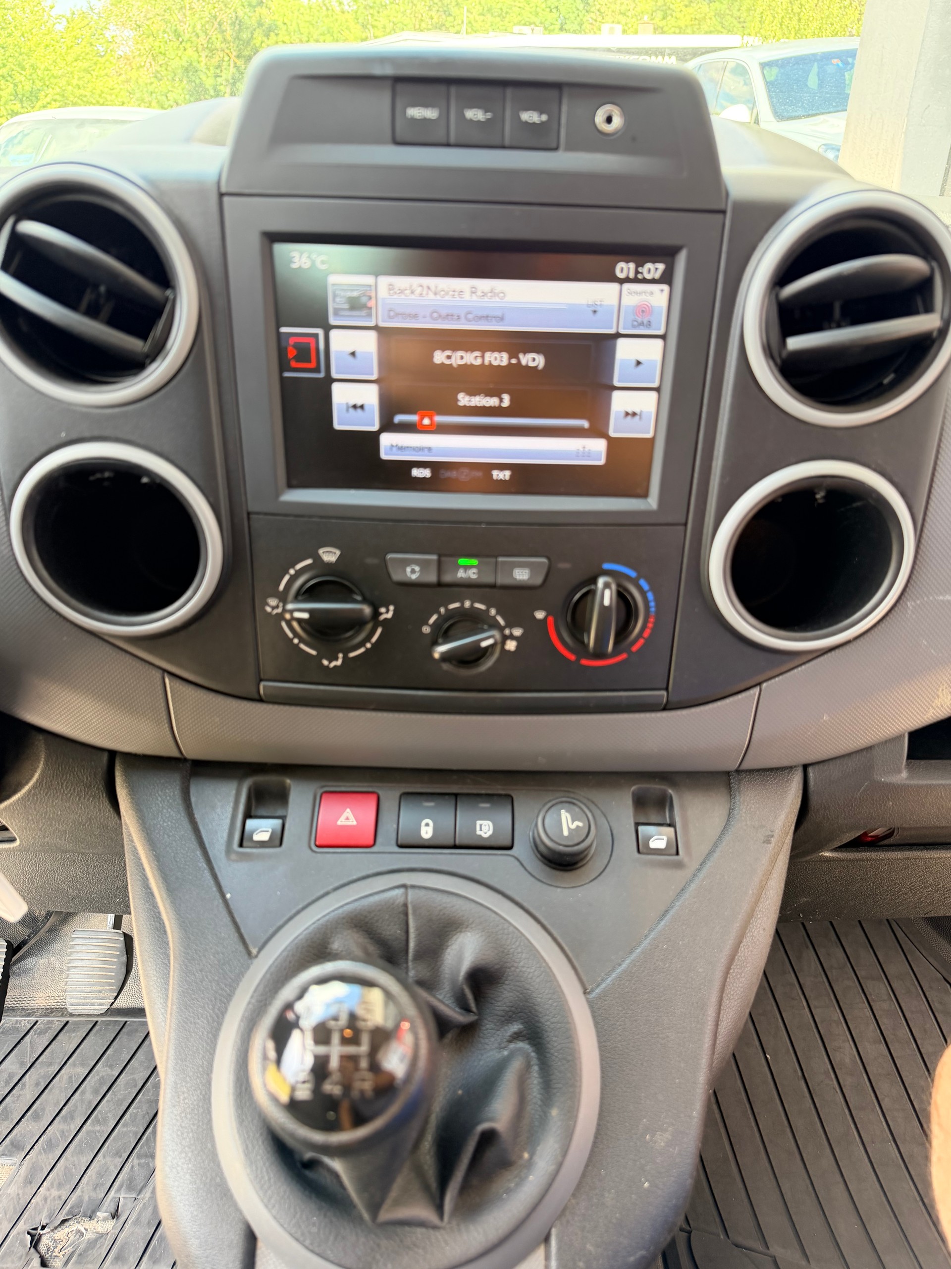 CITROEN Berlingo 1.6 VTi 98 Business-image-12