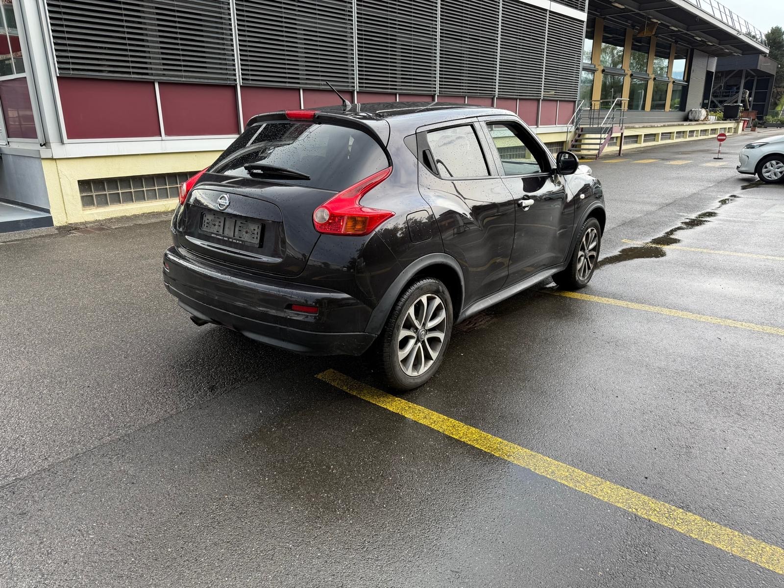 NISSAN Juke 1.6 DIG-T tekna 4x4 Xtronic M-CVT-image-2