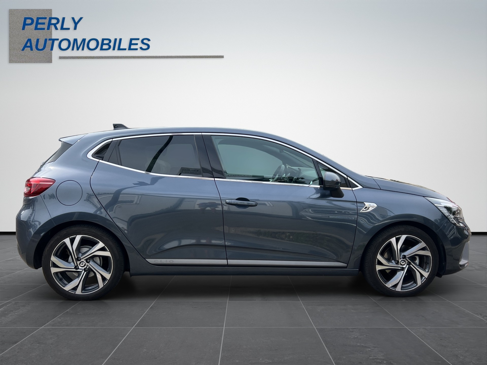 RENAULT Clio 1.6 E-Tech R.S. Line-image-6
