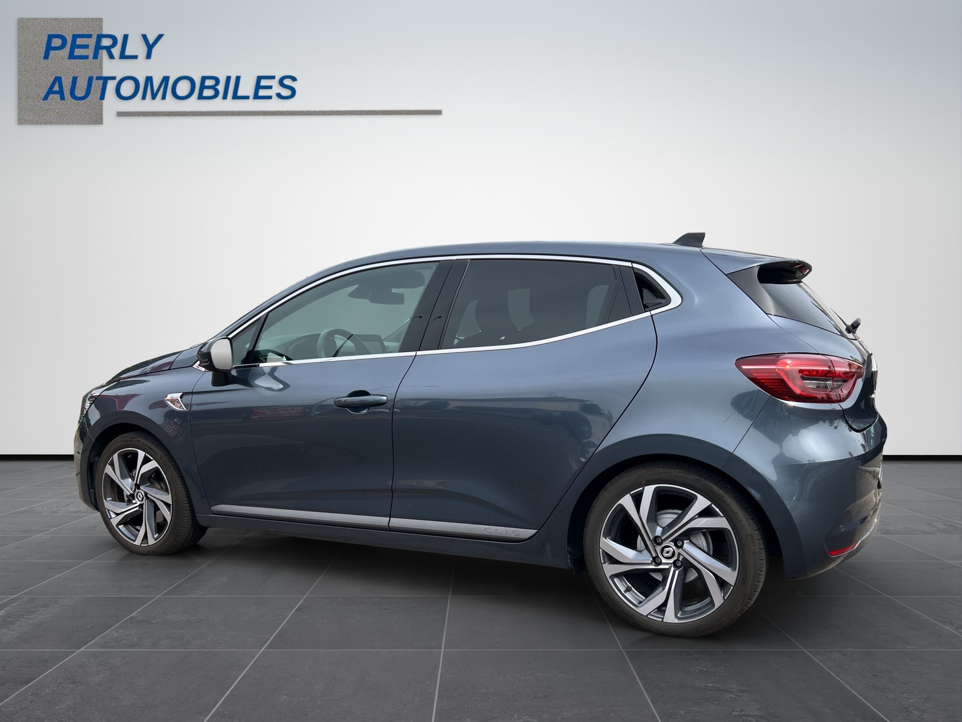 RENAULT Clio 1.6 E-Tech R.S. Line-image-3