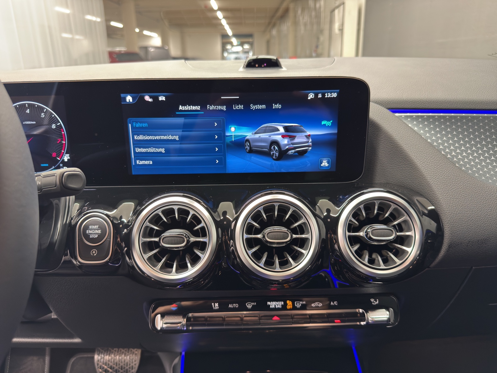 MERCEDES-BENZ GLA 200 Advanced Plus Line Night Star-image-15