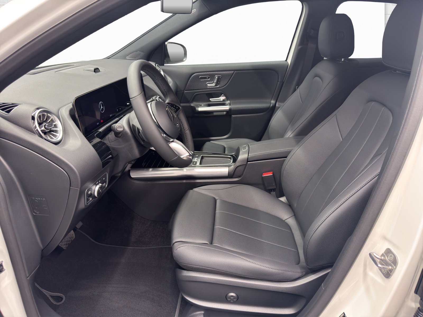 MERCEDES-BENZ GLA 200 Advanced Plus Line Night Star-image-6