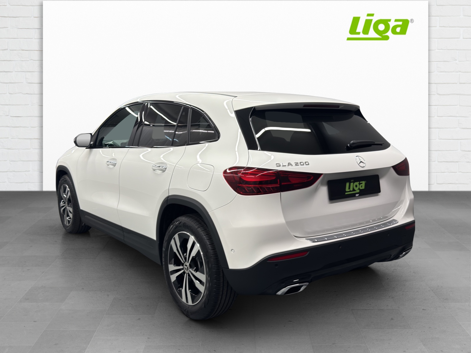 MERCEDES-BENZ GLA 200 Advanced Plus Line Night Star-showroom-element-3