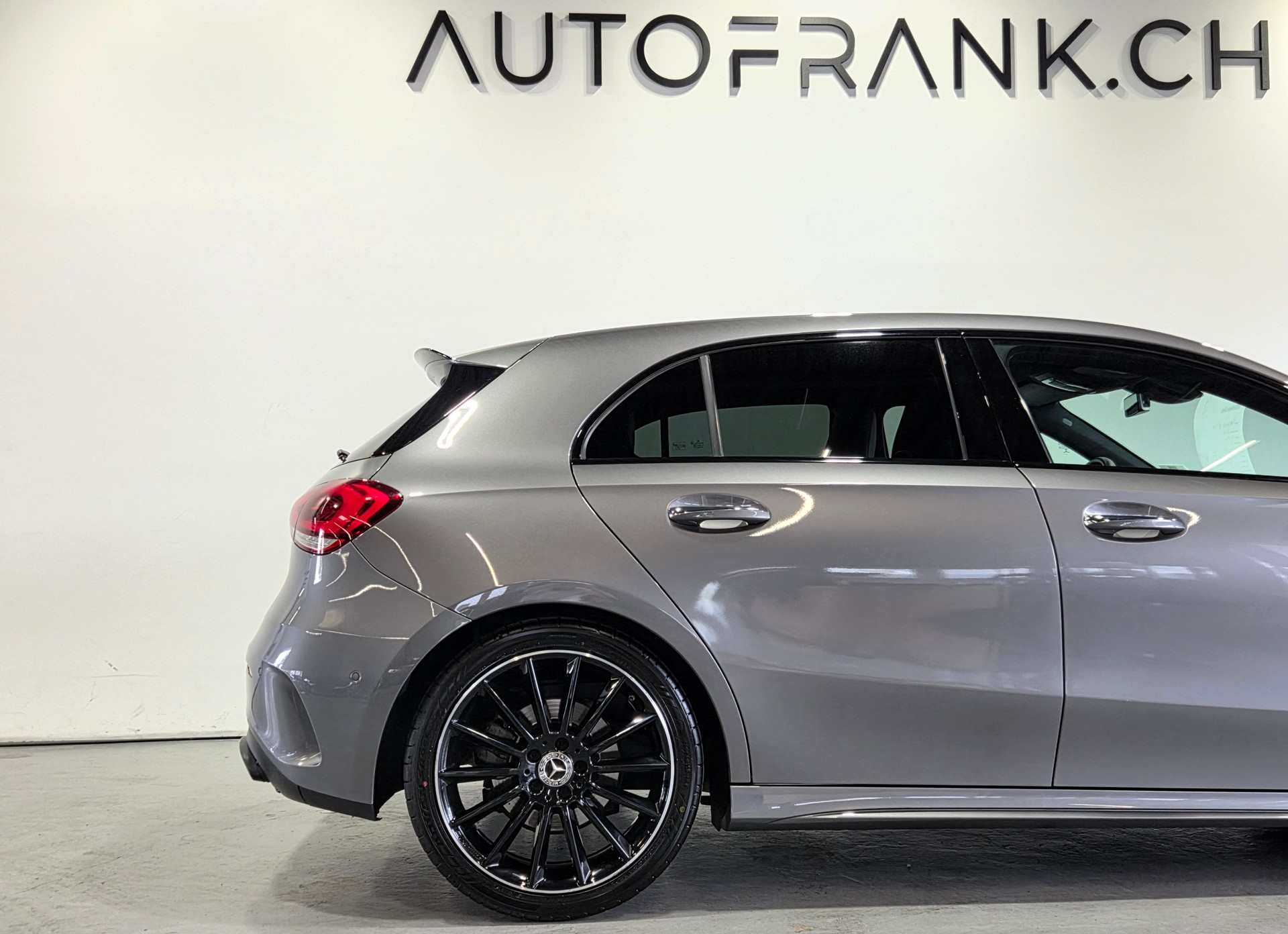 MERCEDES-BENZ A 200 AMG Line-image-14