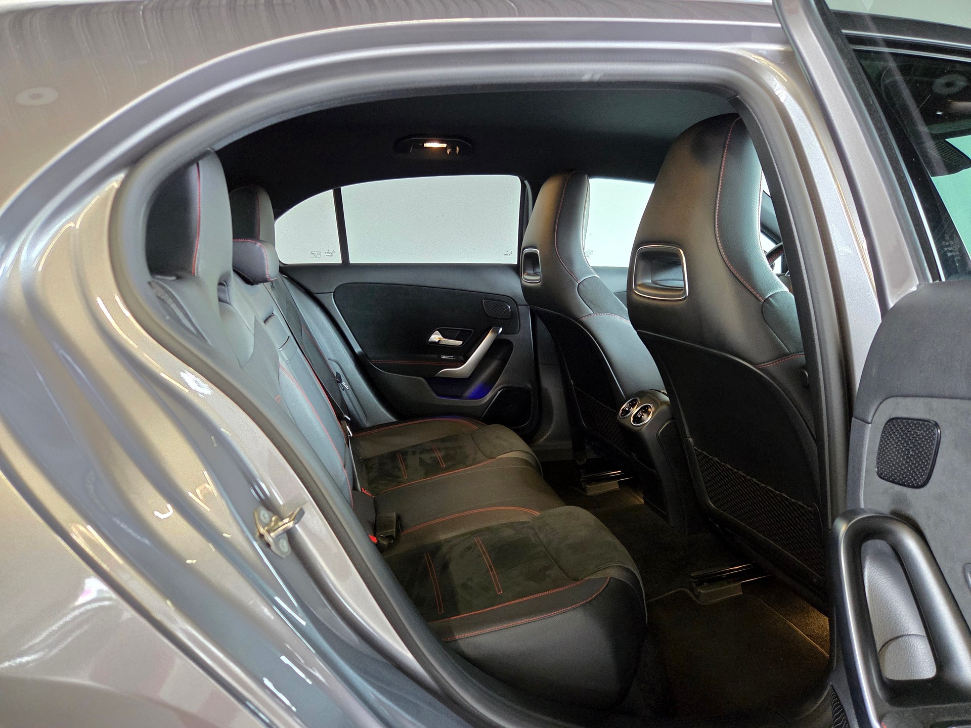 MERCEDES-BENZ A 200 AMG Line-image-20