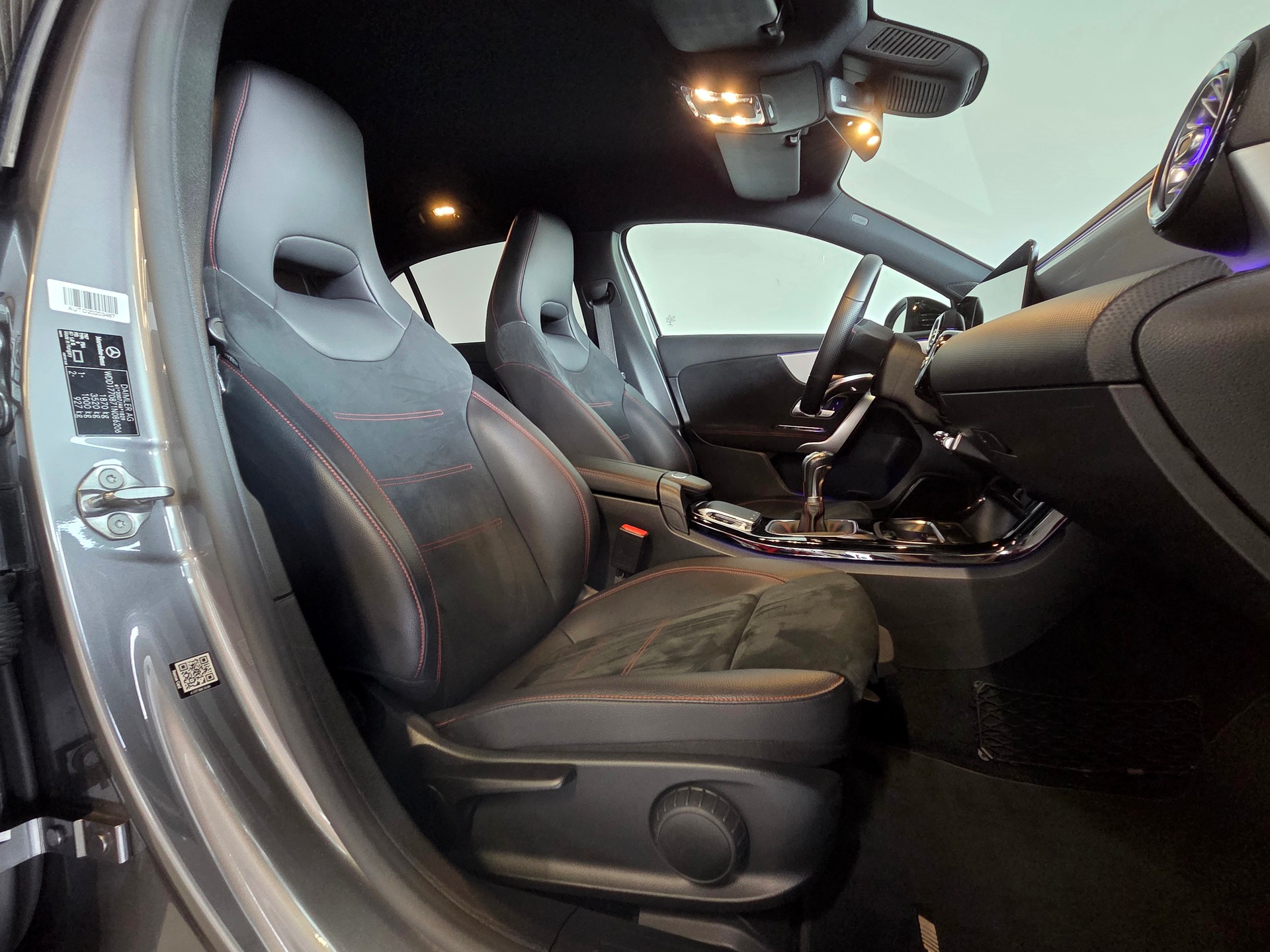 MERCEDES-BENZ A 200 AMG Line-image-4