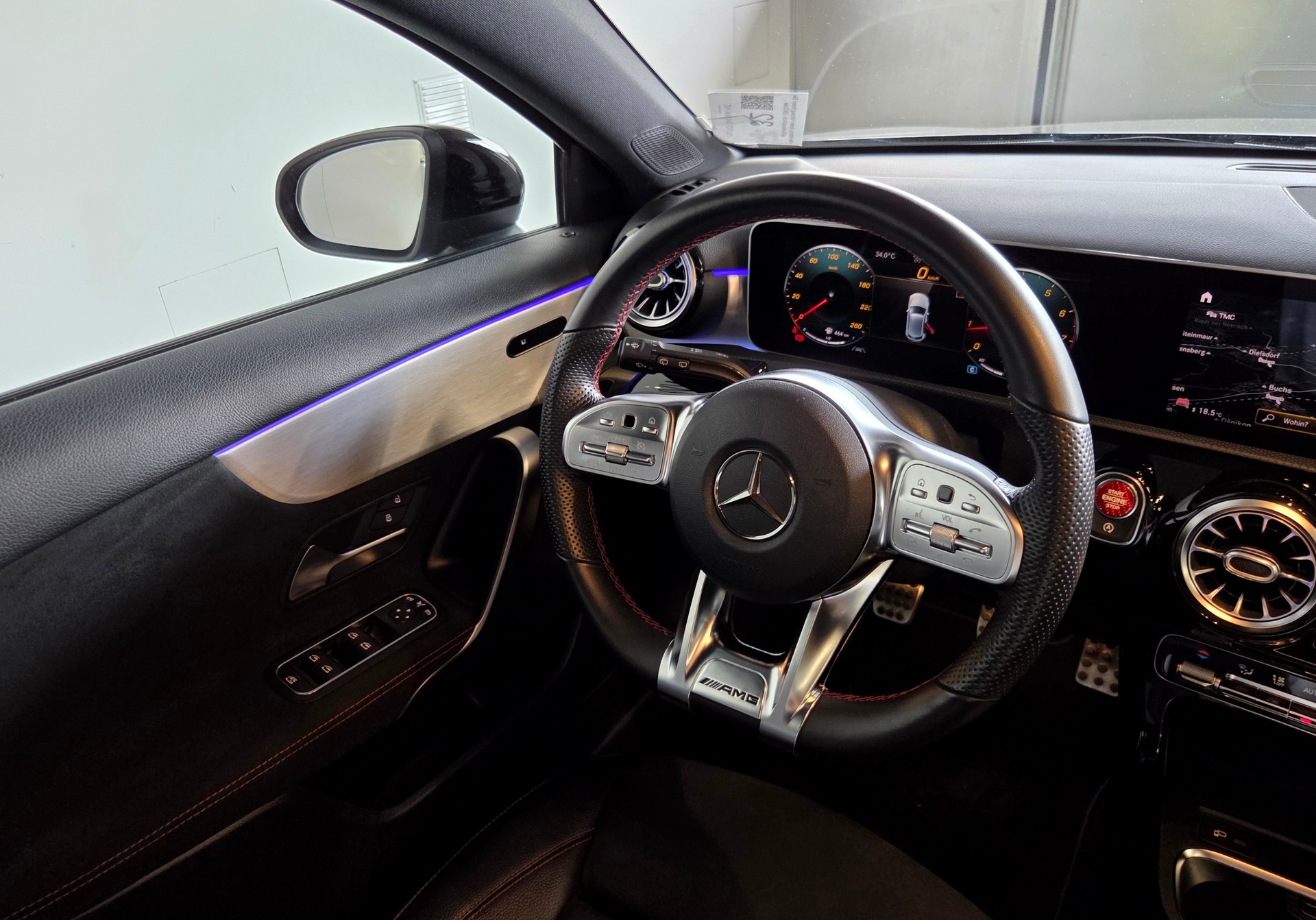 MERCEDES-BENZ A 200 AMG Line-image-15