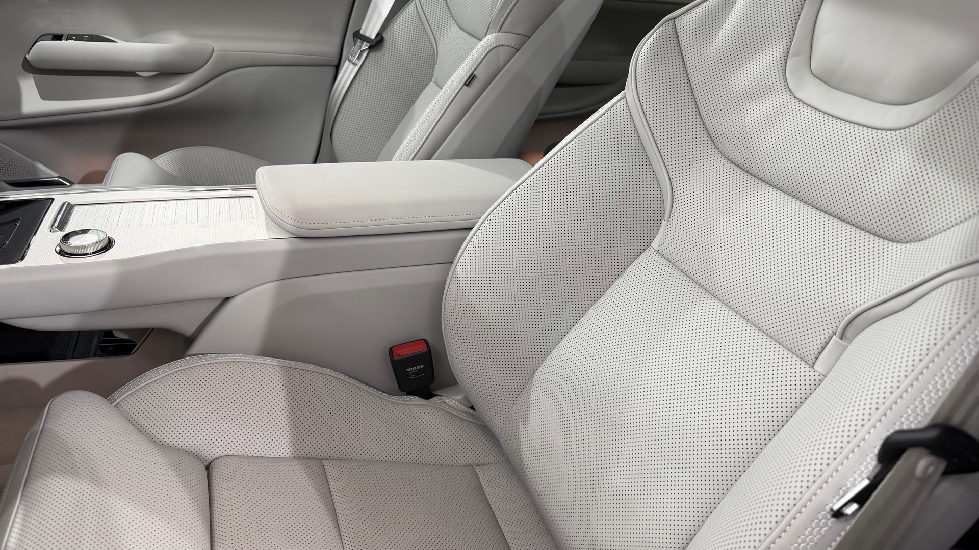 VOLVO EX 90 Twin Ultra AWD-image-4